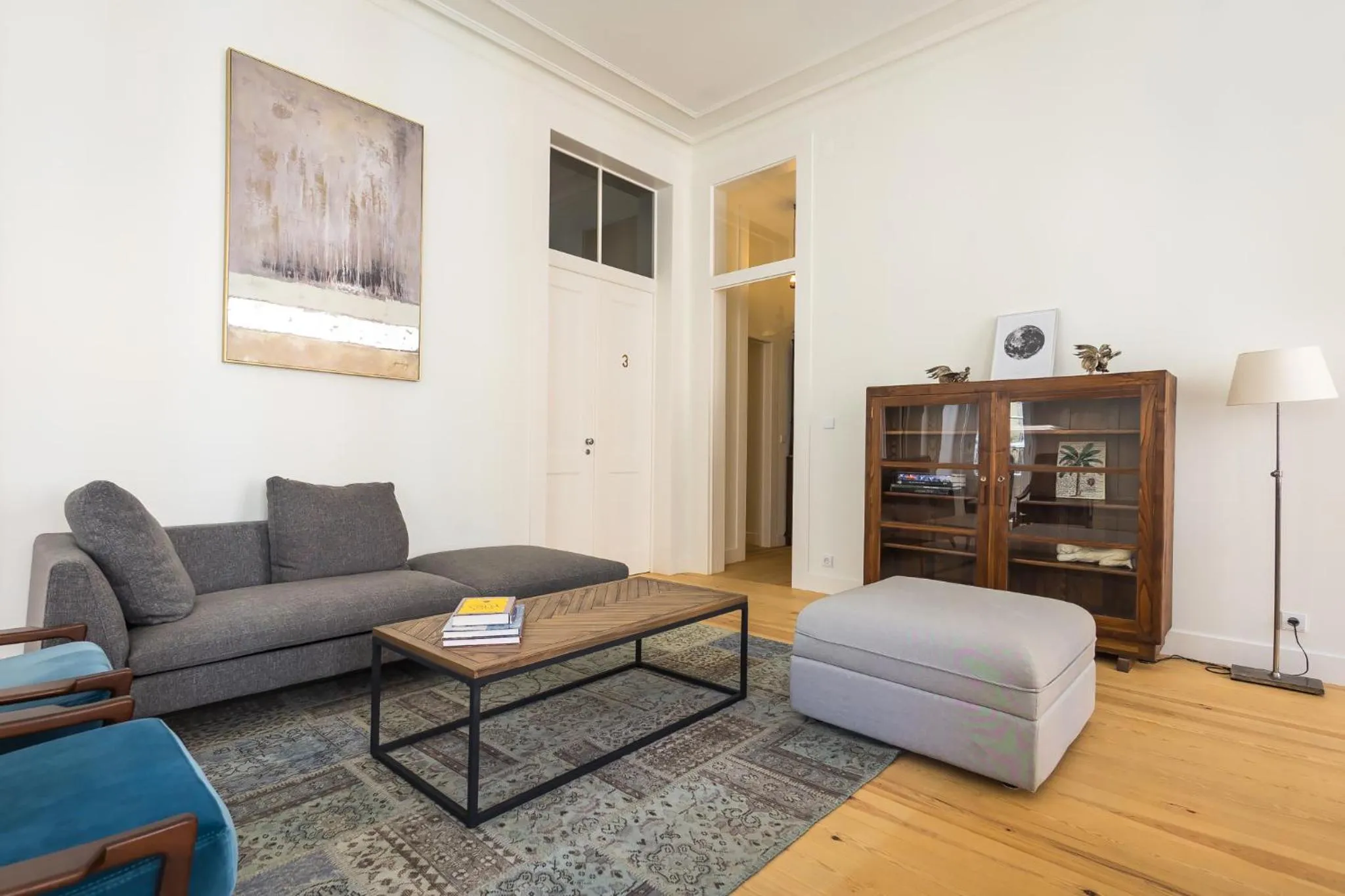 Library in Santa Justa Prime Guesthouse