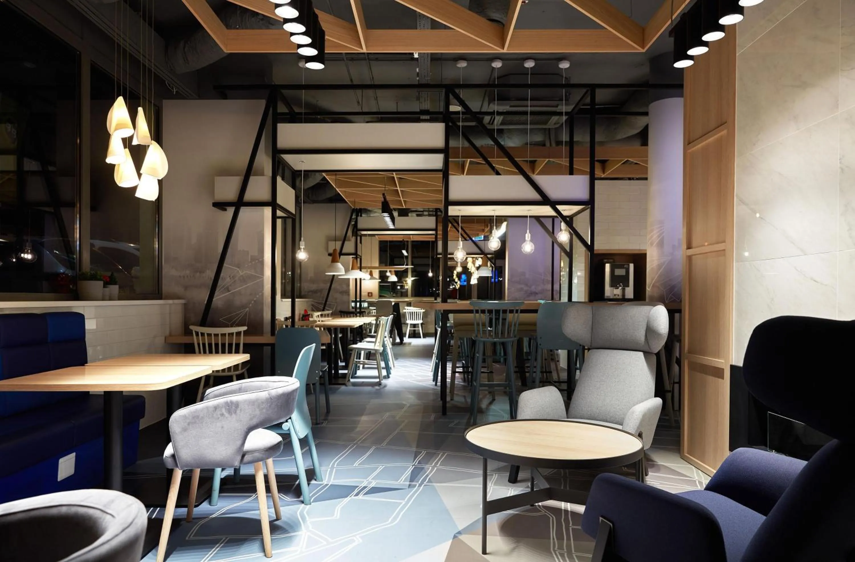 Lobby or reception in B&B Hotel Warszawa-Okęcie