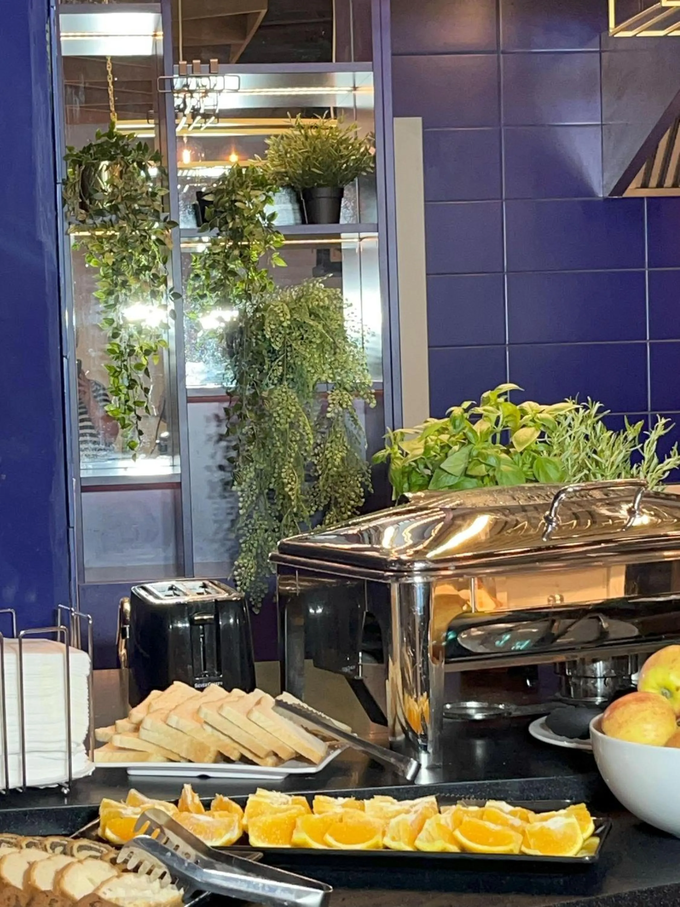 Restaurant/places to eat in B&B Hotel Warszawa-Okęcie