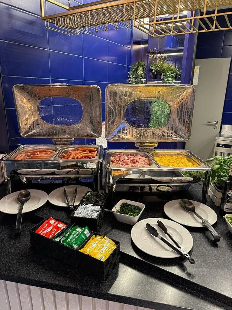 Restaurant/places to eat in B&B Hotel Warszawa-Okęcie