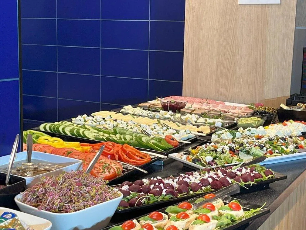 Bathroom in B&B Hotel Warszawa-Okęcie