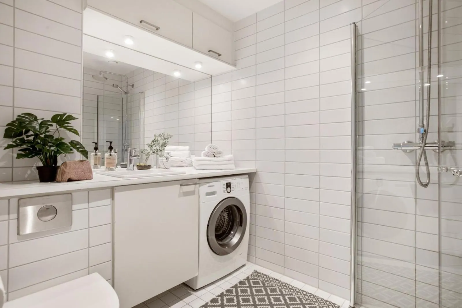 Bathroom in BJØRVIKA APARTMENTS, Opera Area, Oslo city center