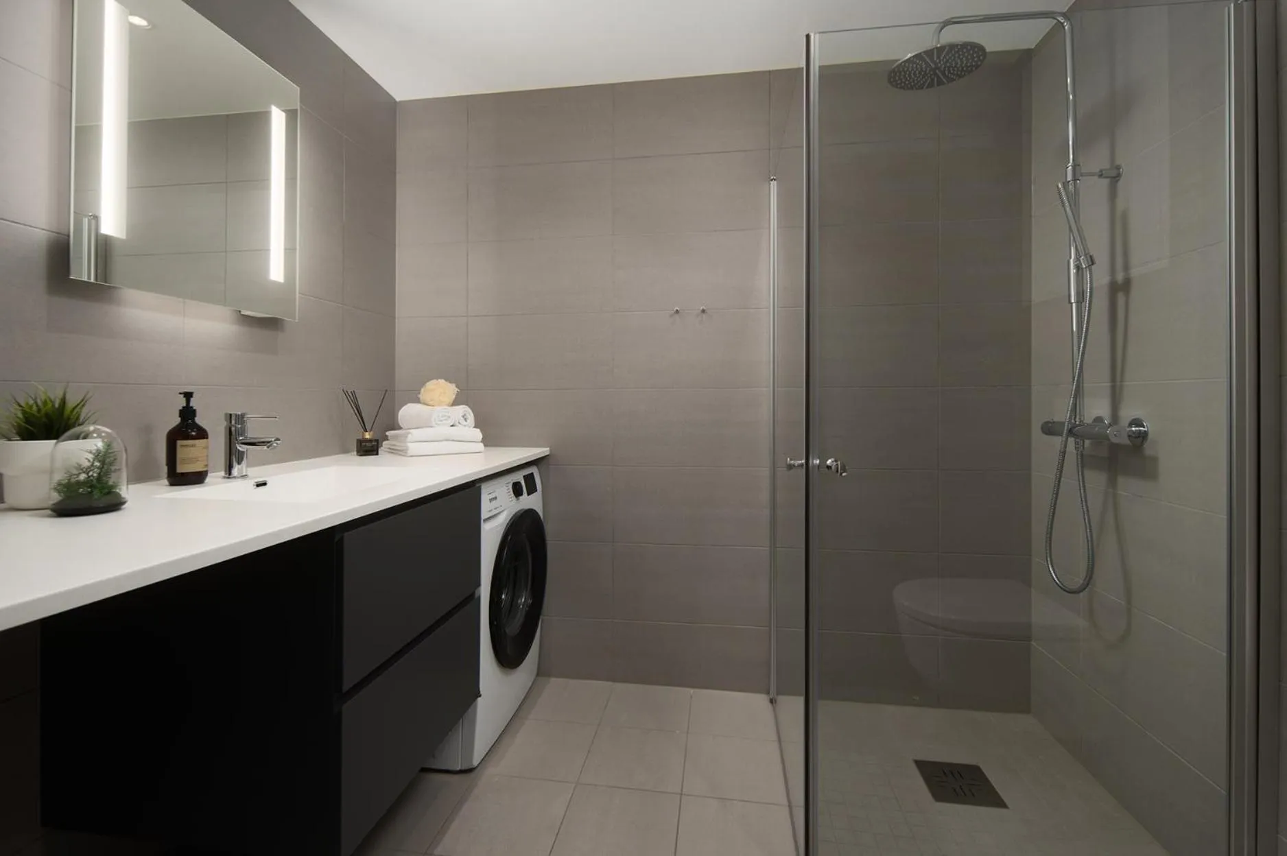 Shower in BJØRVIKA APARTMENTS, Opera Area, Oslo city center