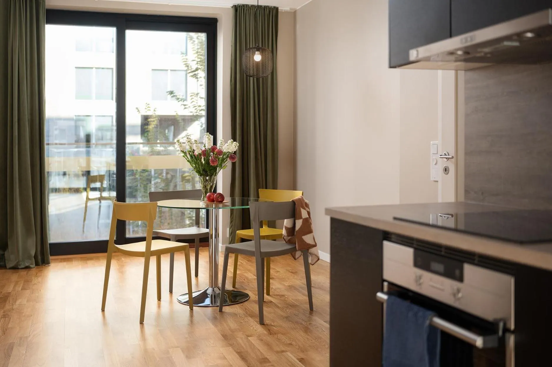 Dining area in BJØRVIKA APARTMENTS, Opera Area, Oslo city center