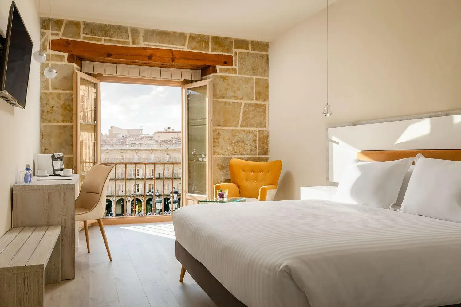 Double Room with Plaza Mayor views in Salamanca Luxury Plaza Double Room with Plaza Mayor views in Salamanca Luxury Plaza