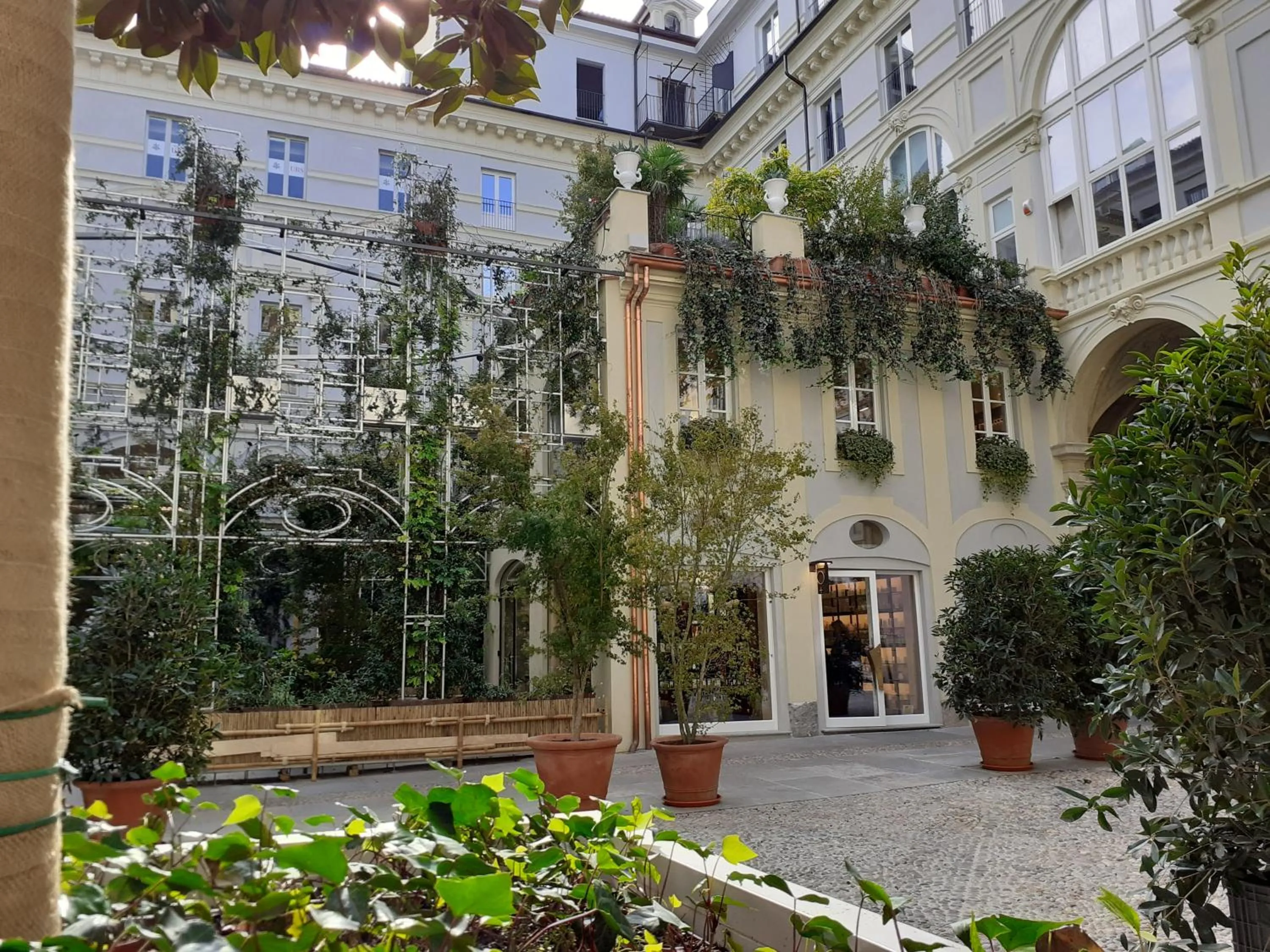 Inner courtyard view in Alloggio Fronte Egizio