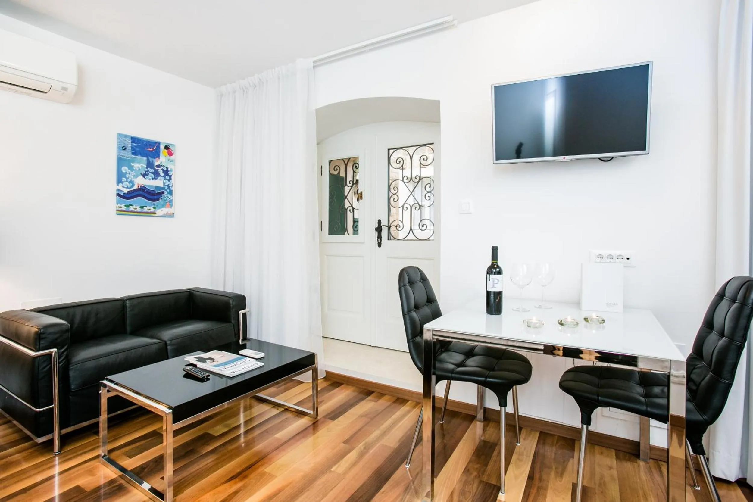 Seating area in Divota Apartment Hotel