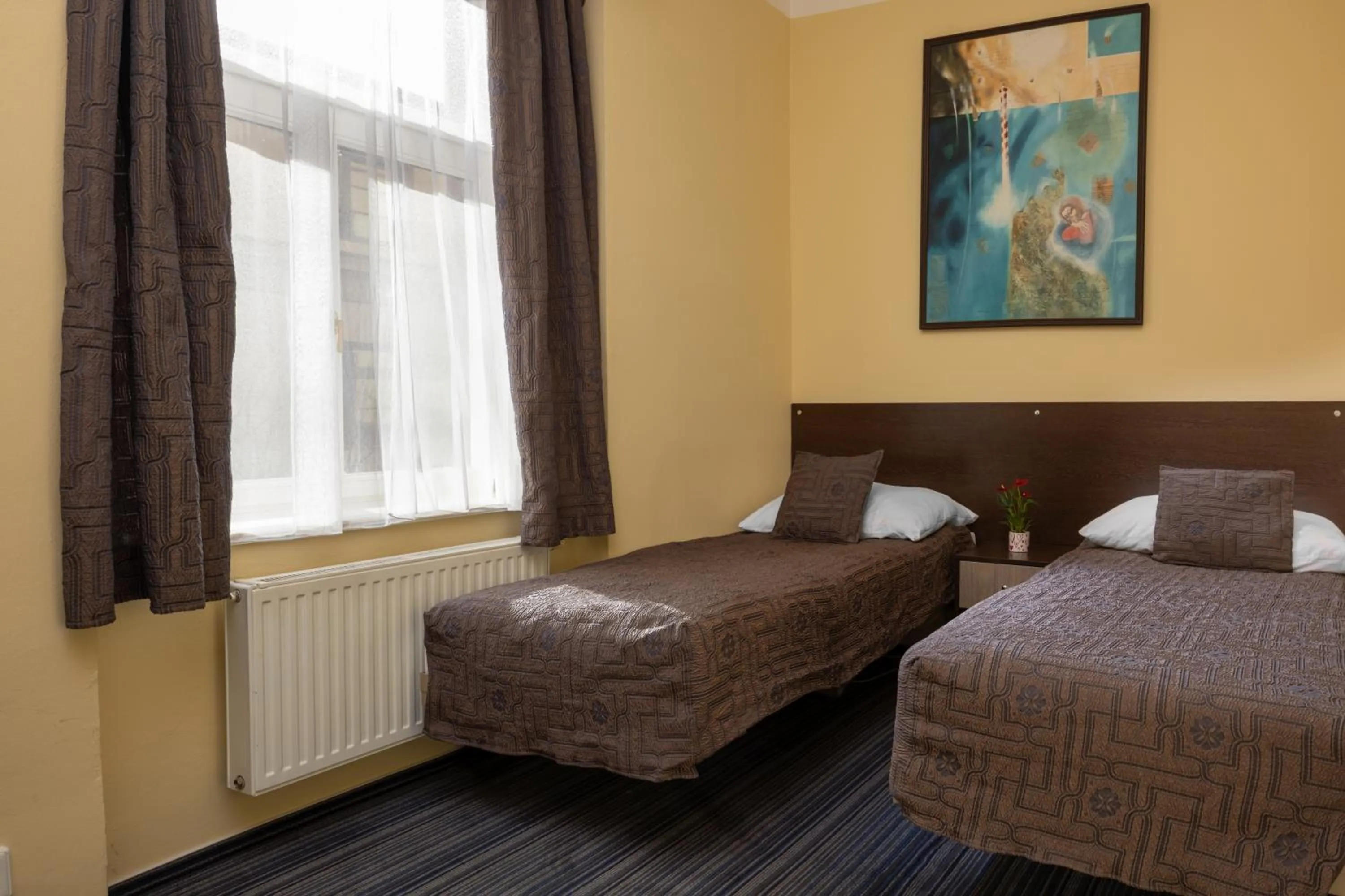 Bedroom, Bed in Anyday Apartments