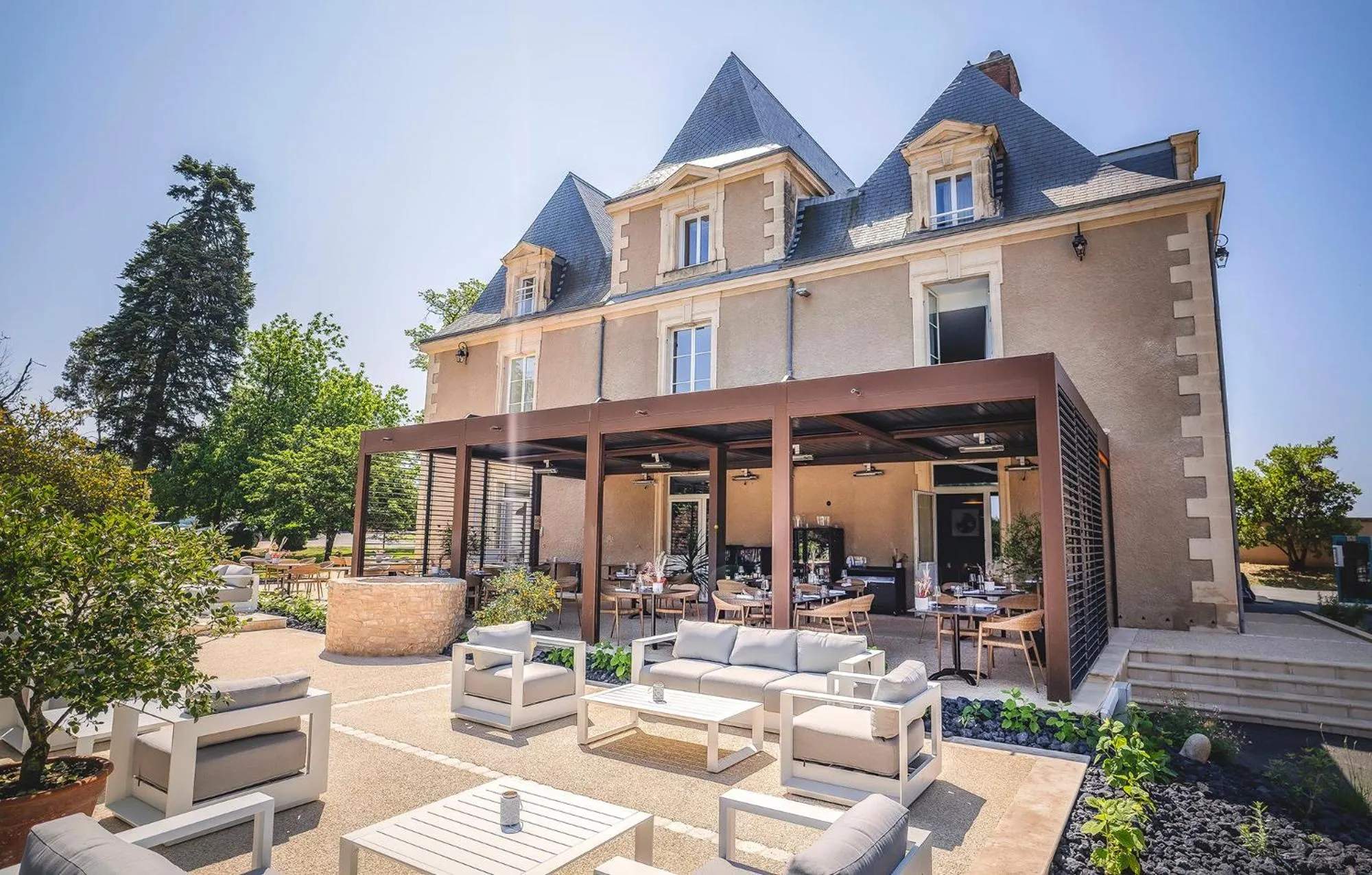 Hôtel & Restaurant - Le Manoir des Cèdres - piscine extérieure et climatisation