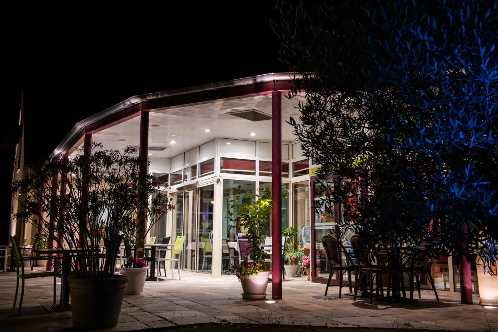 Property building in Logis Hotel Restaurant L'Escapade