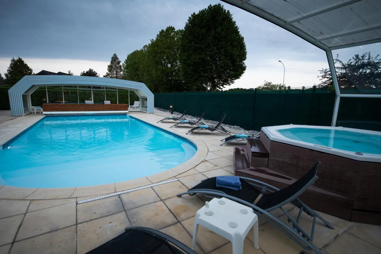 Hot Tub in Logis Hotel Restaurant L'Escapade