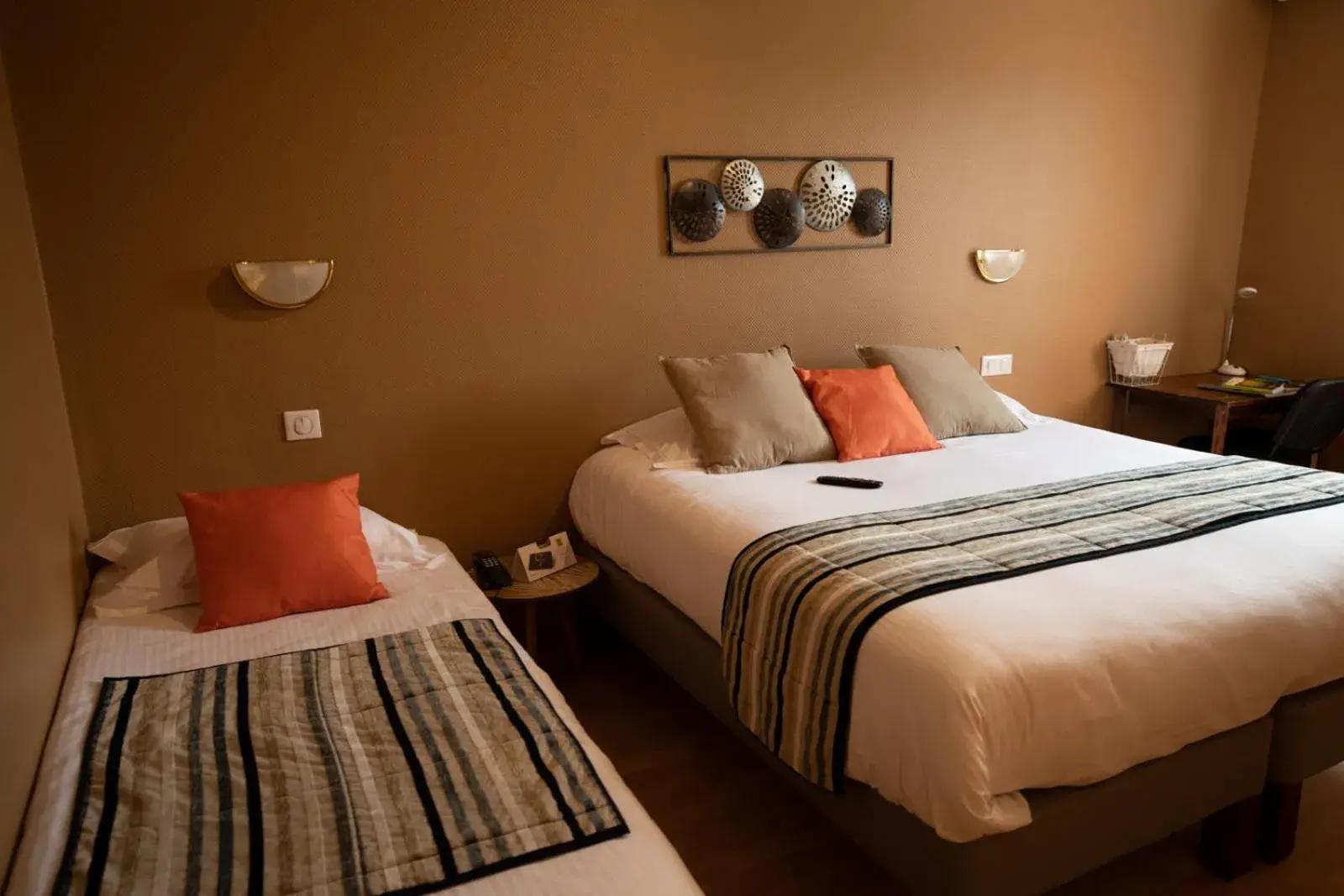 Triple Room in Logis Hotel Restaurant L'Escapade Triple Room in Logis Hotel Restaurant L'Escapade