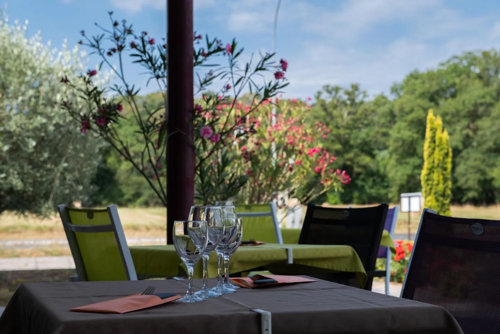 Restaurant/places to eat in Logis Hotel Restaurant L'Escapade