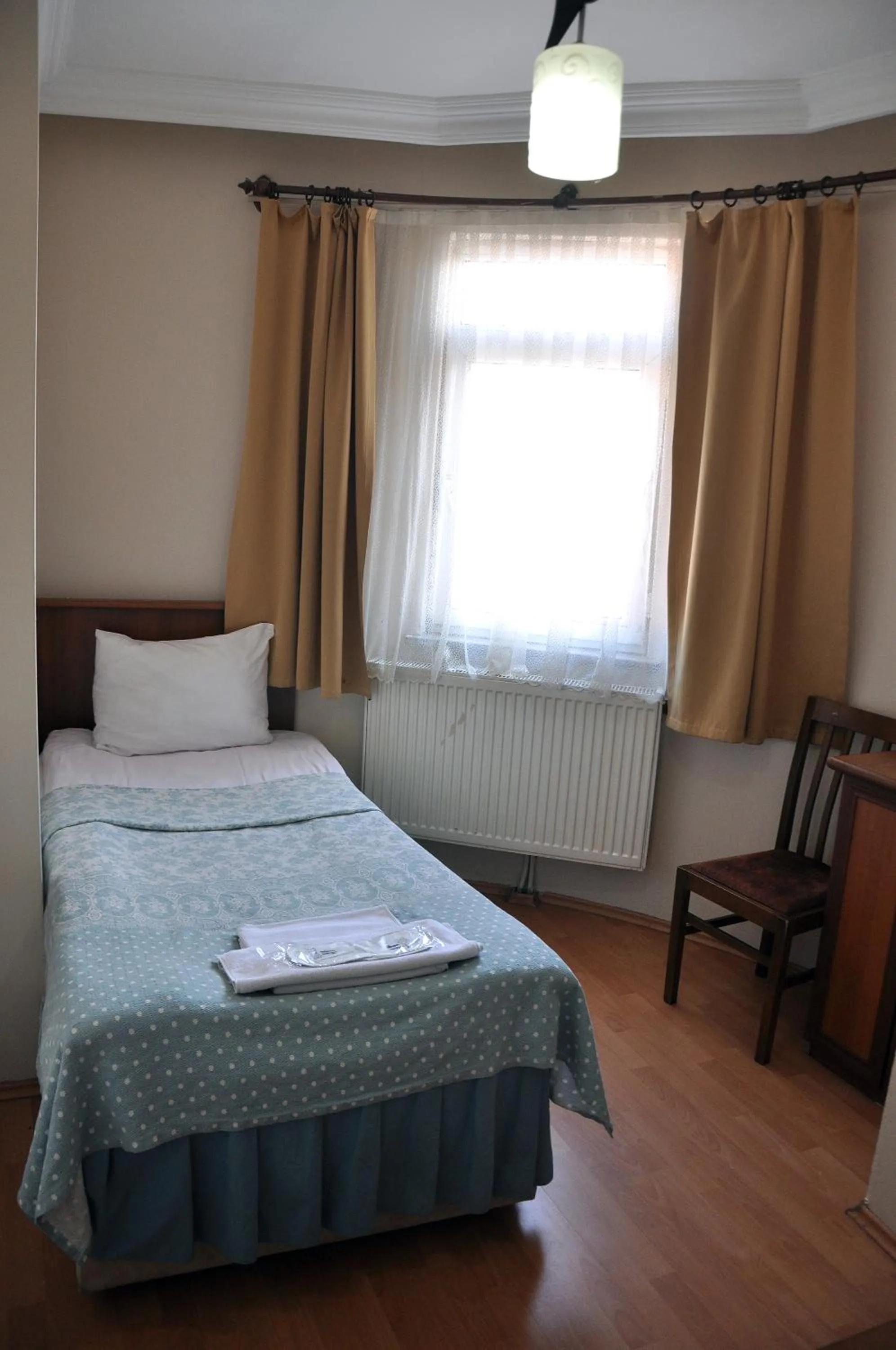 cot in Hekimoğlu Hotel