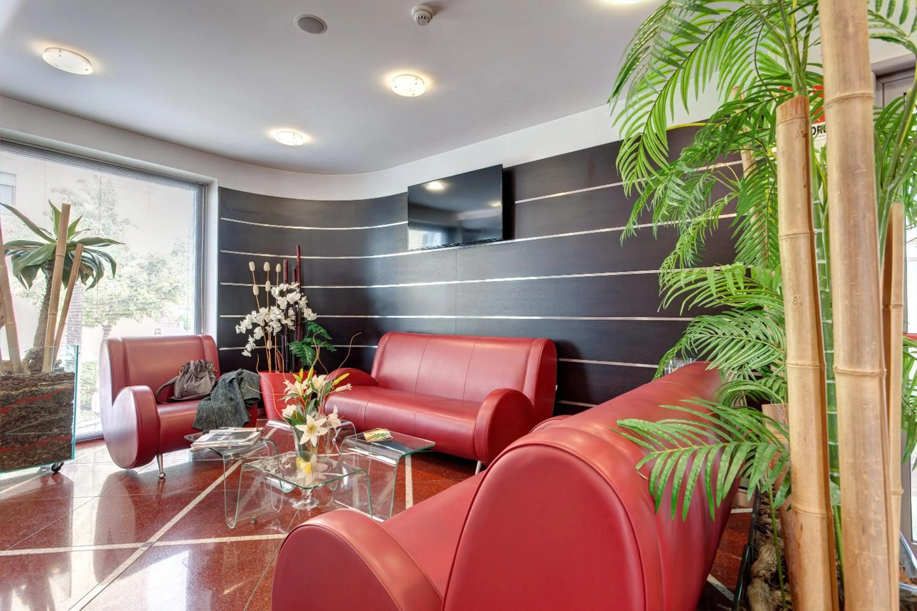 Communal lounge/ TV room in Hotel Majorana