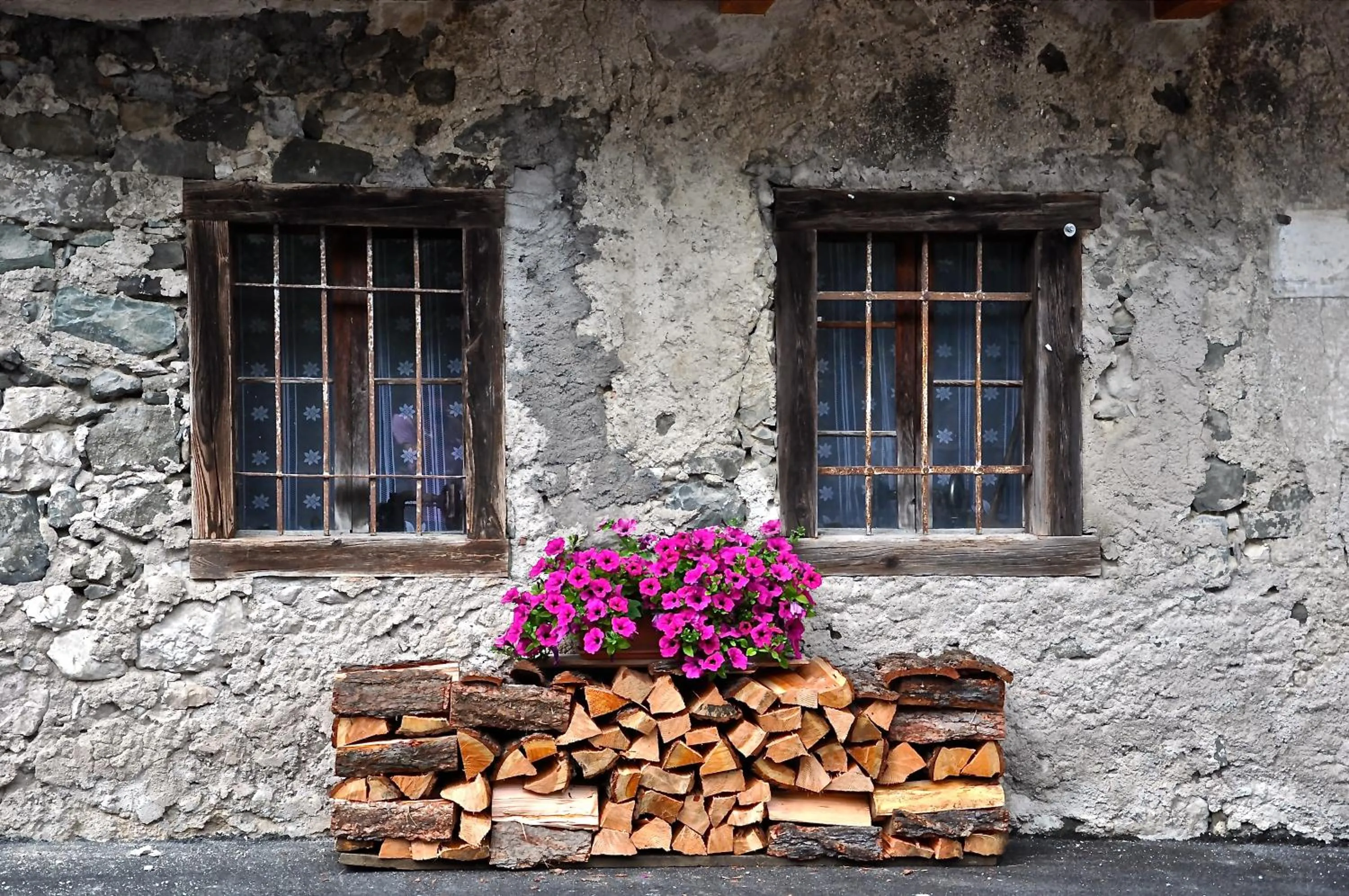 Decorative detail in Alla Regia