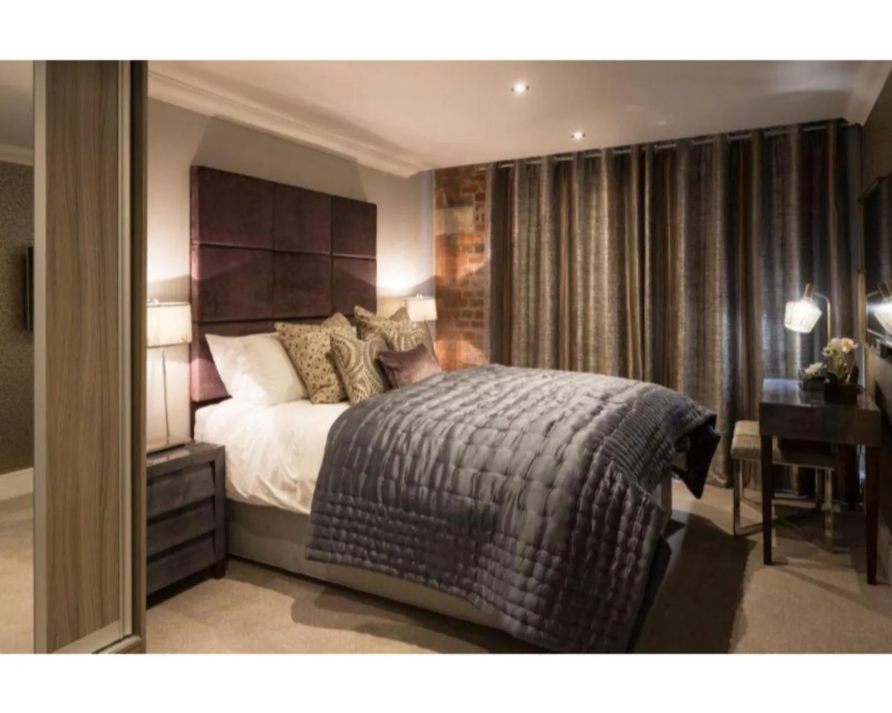 Bedroom, Bed in Serenity Inn the City