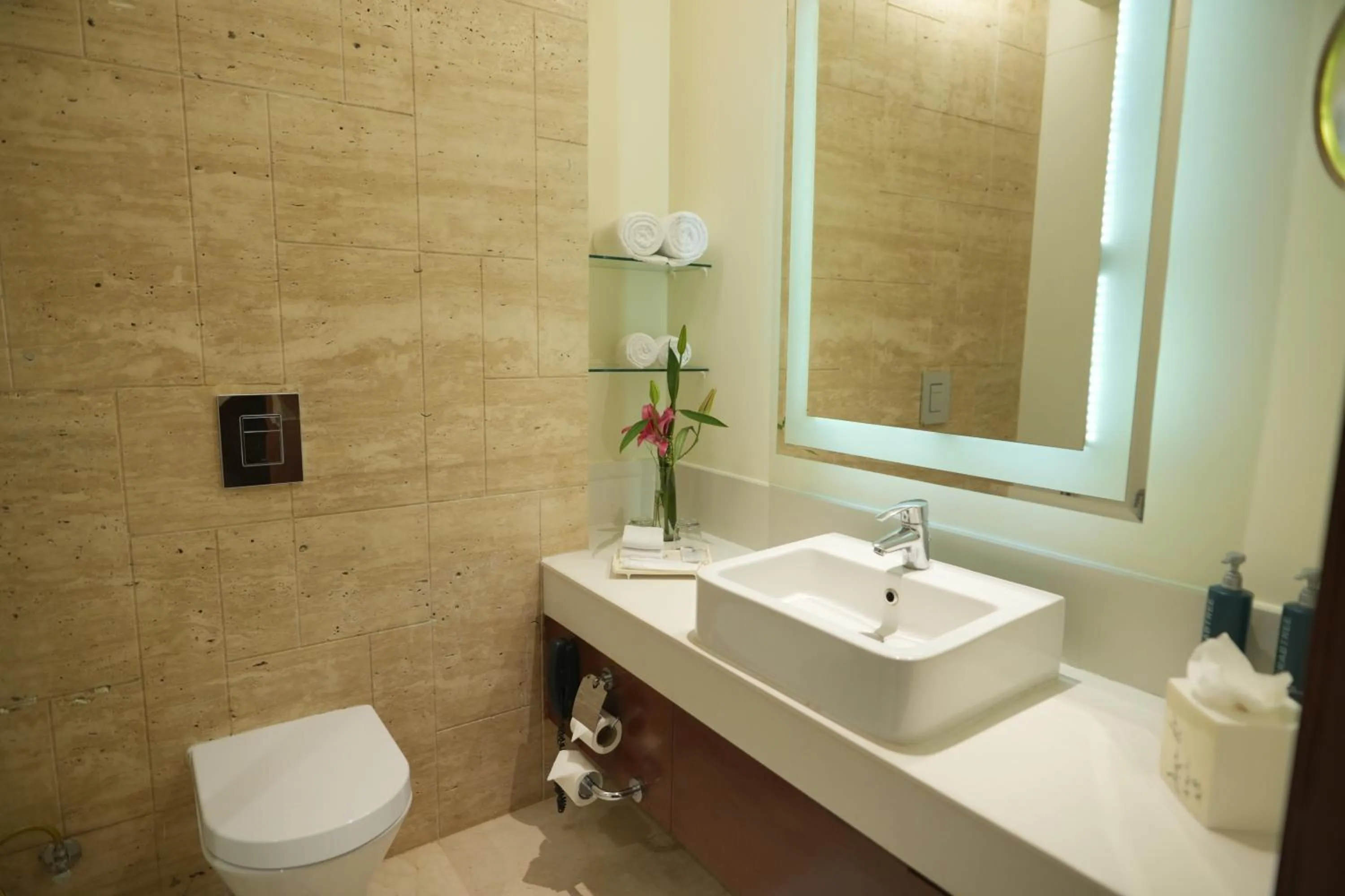 Bathroom in DoubleTree by Hilton Gurgaon New Delhi NCR