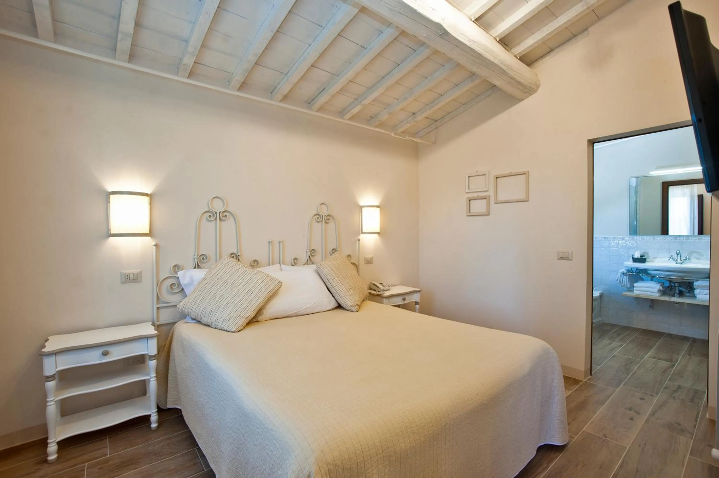 Bedroom, Bed in Fattoria Pieve a Salti
