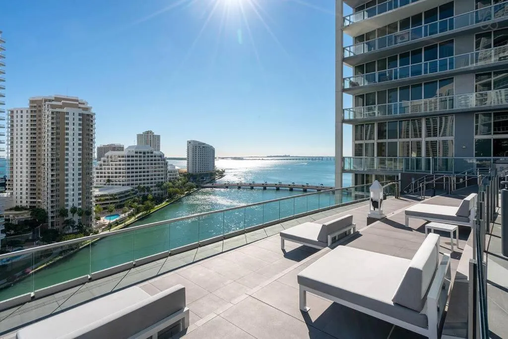 Balcony/Terrace in ICON Brickell residences