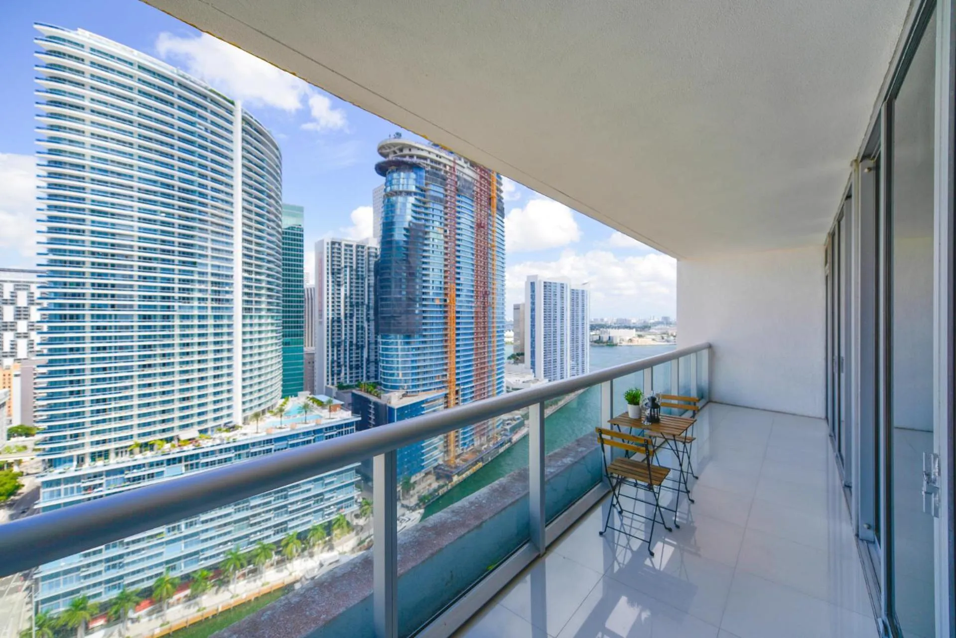 Balcony/Terrace in ICON Brickell residences