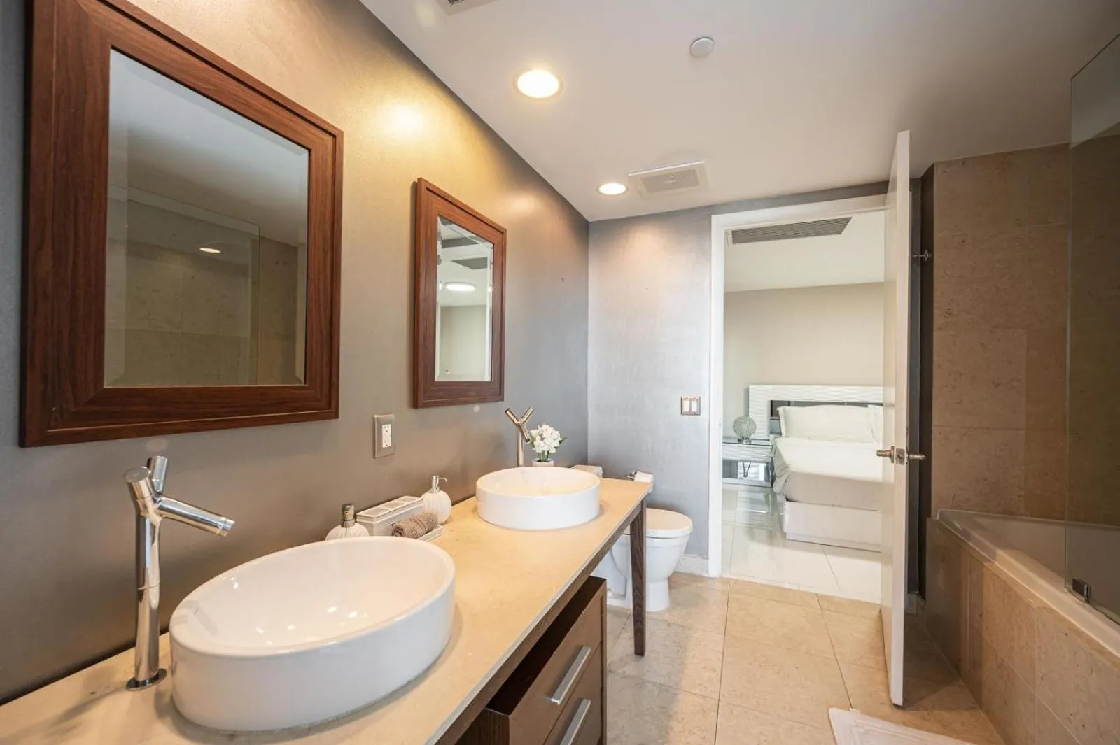 Bathroom in ICON Brickell residences