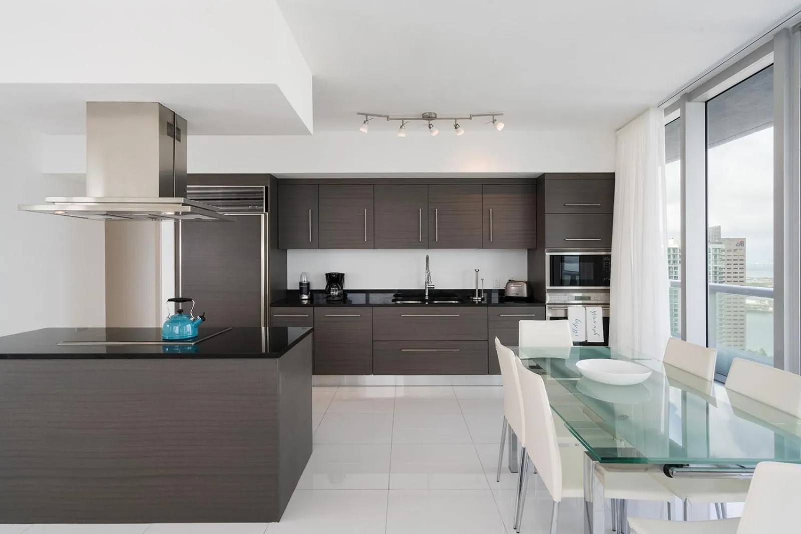 Kitchen or kitchenette in ICON Brickell residences