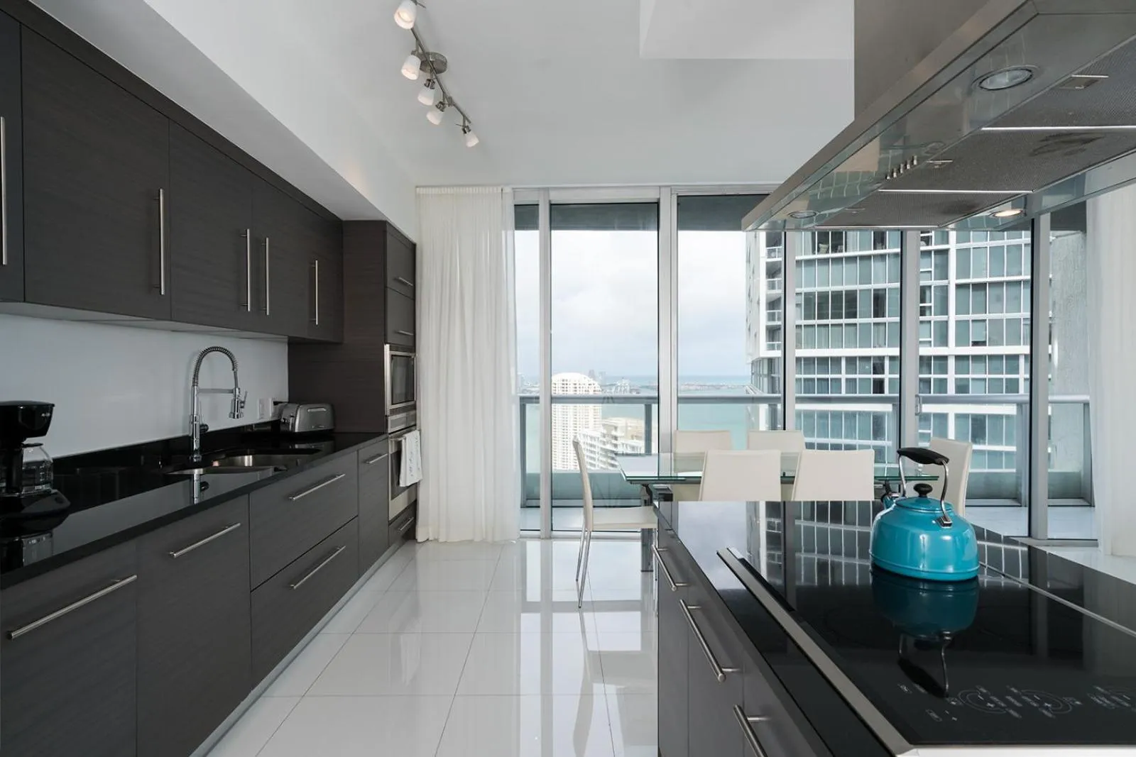 Kitchen or kitchenette in ICON Brickell residences