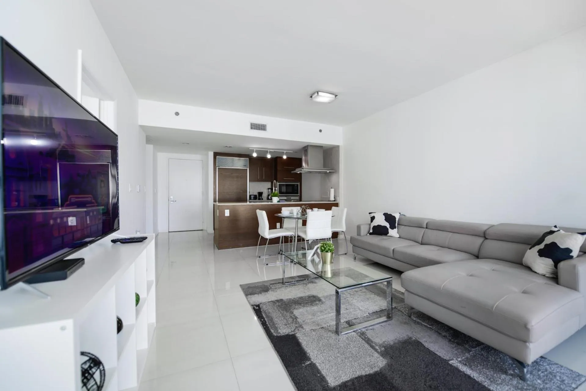TV and multimedia in ICON Brickell residences