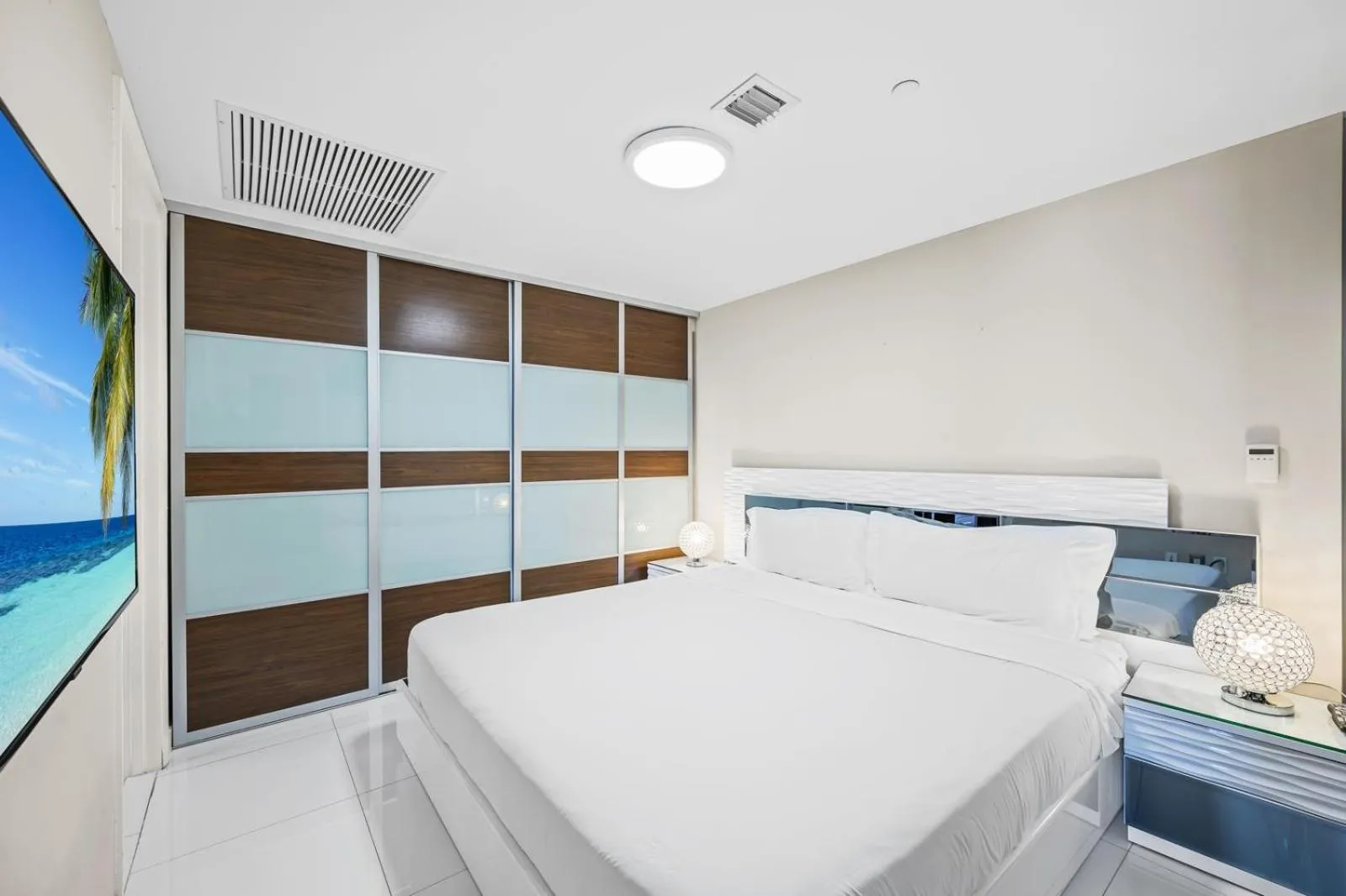 Bed in ICON Brickell residences