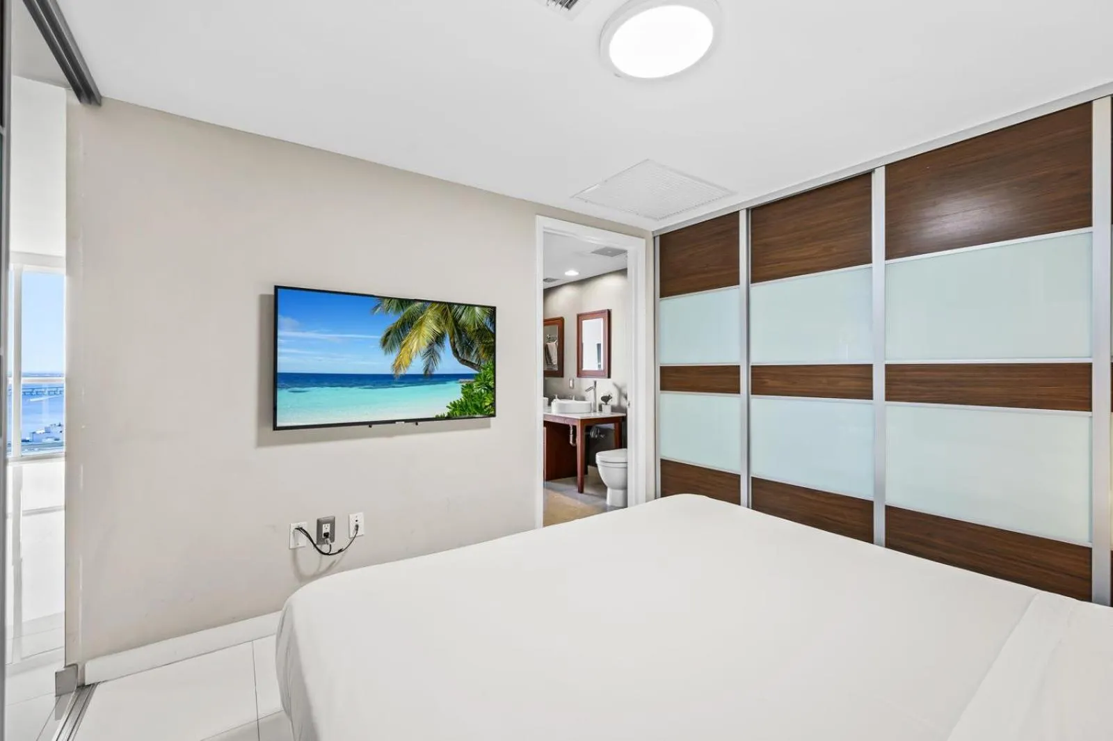 Bed in ICON Brickell residences