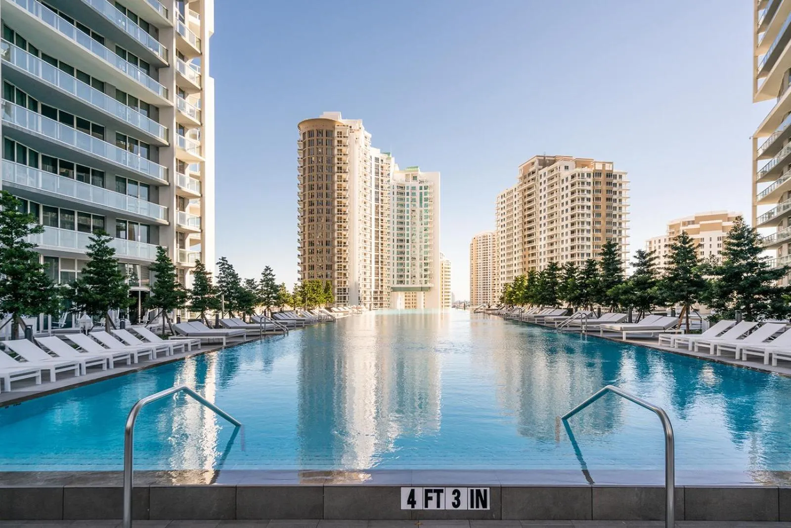 Swimming pool in ICON Brickell residences