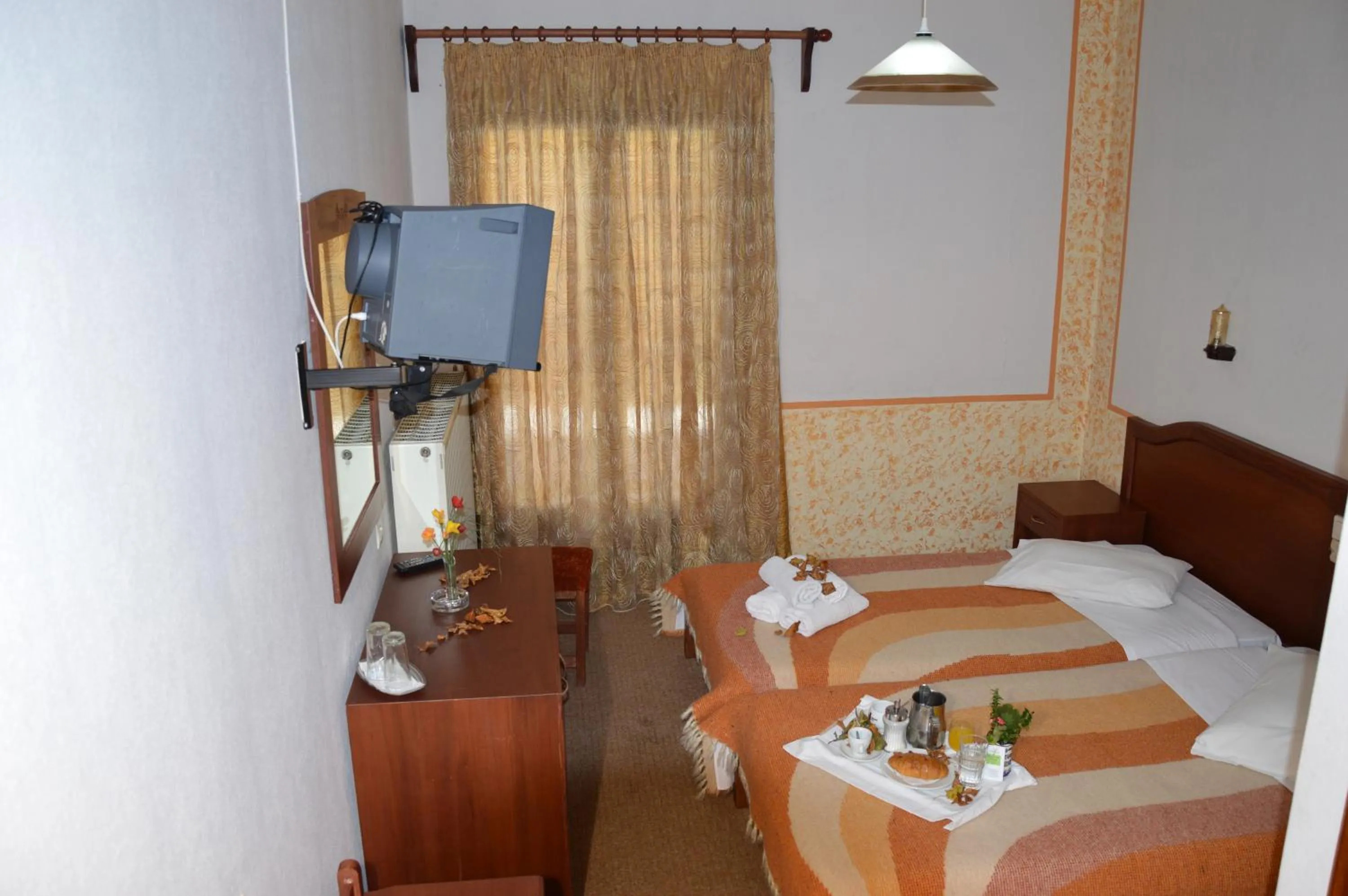 Bed in Hotel Hani Zisi