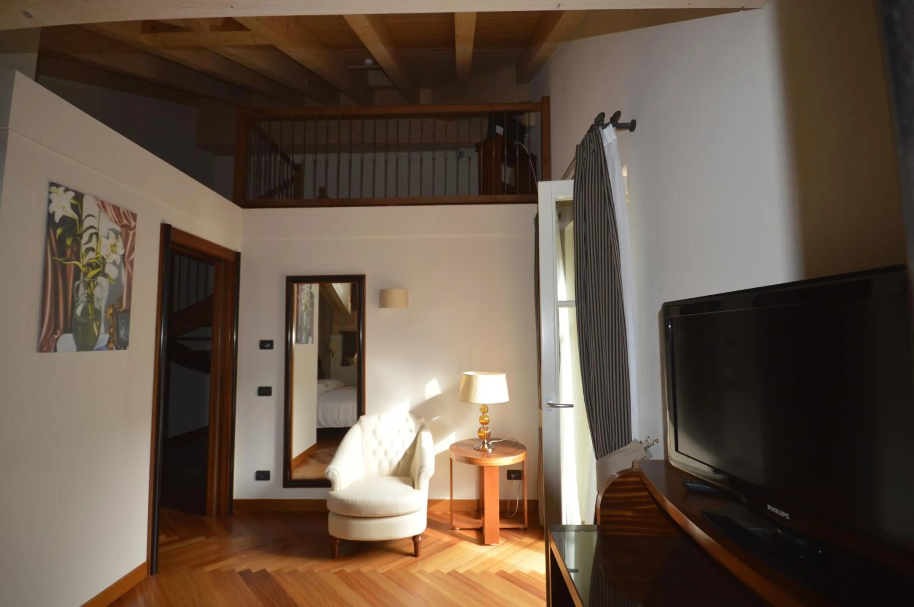 Photo of the whole room in Villa Madonna