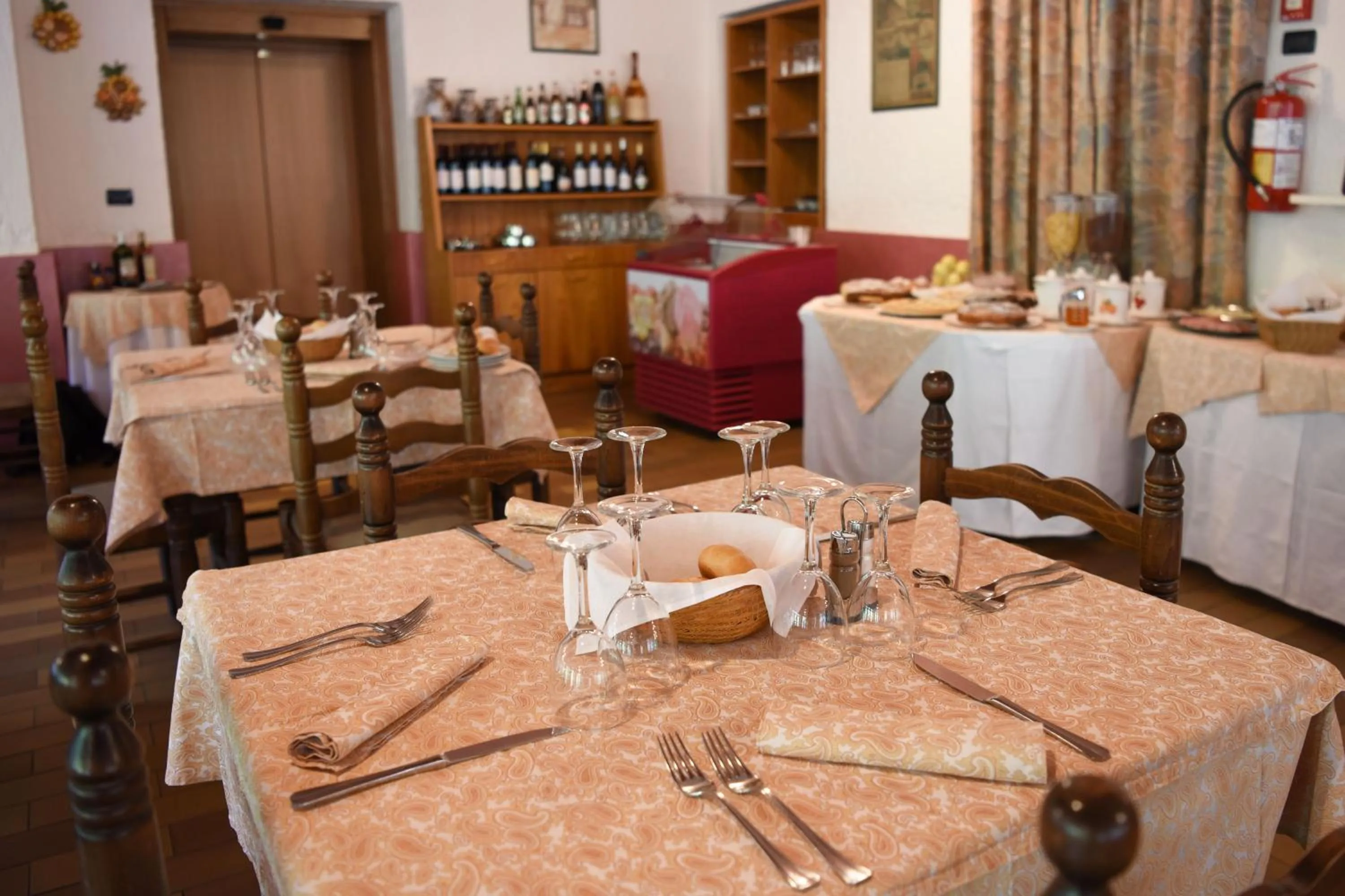 Restaurant/places to eat in Hotel Zanella