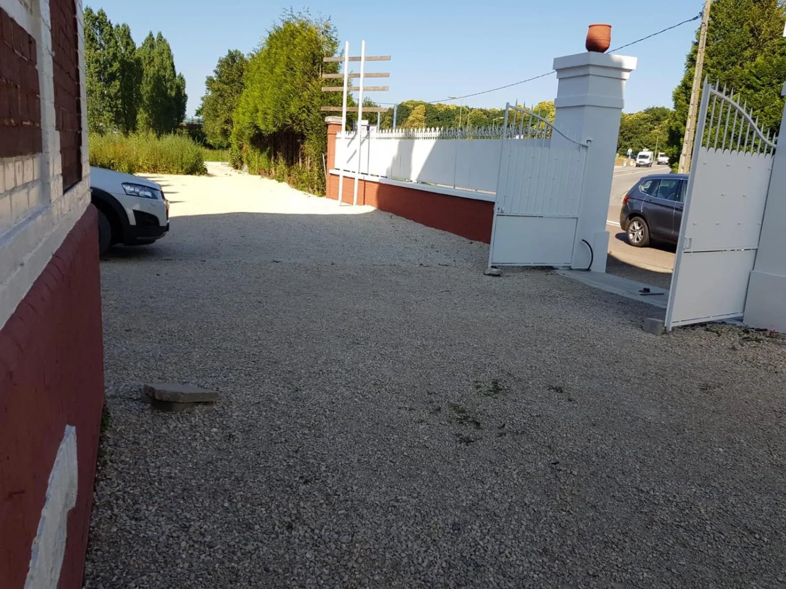 Inner courtyard view in Hameau des Essarts