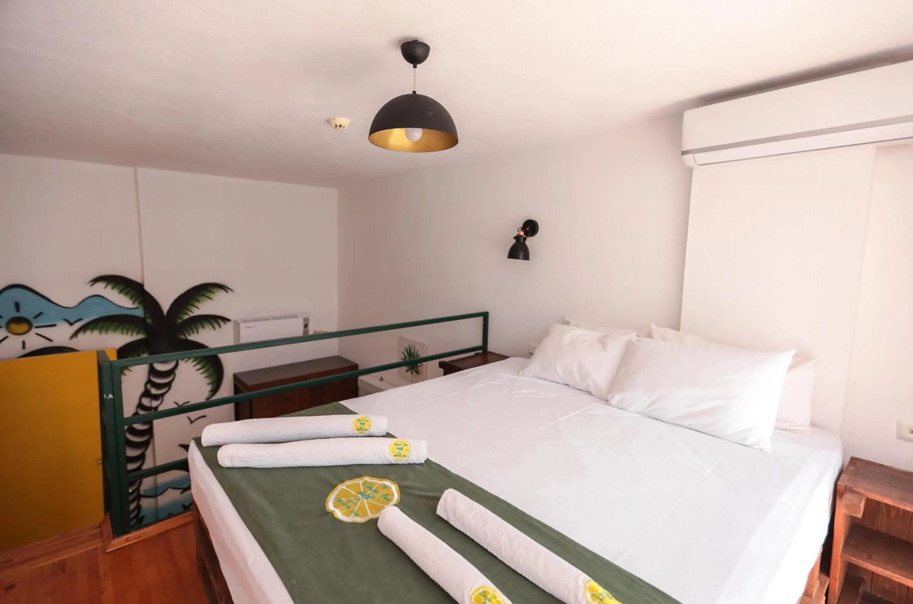 Bedroom, Bed in Limon Inn Hotel, Taşucu