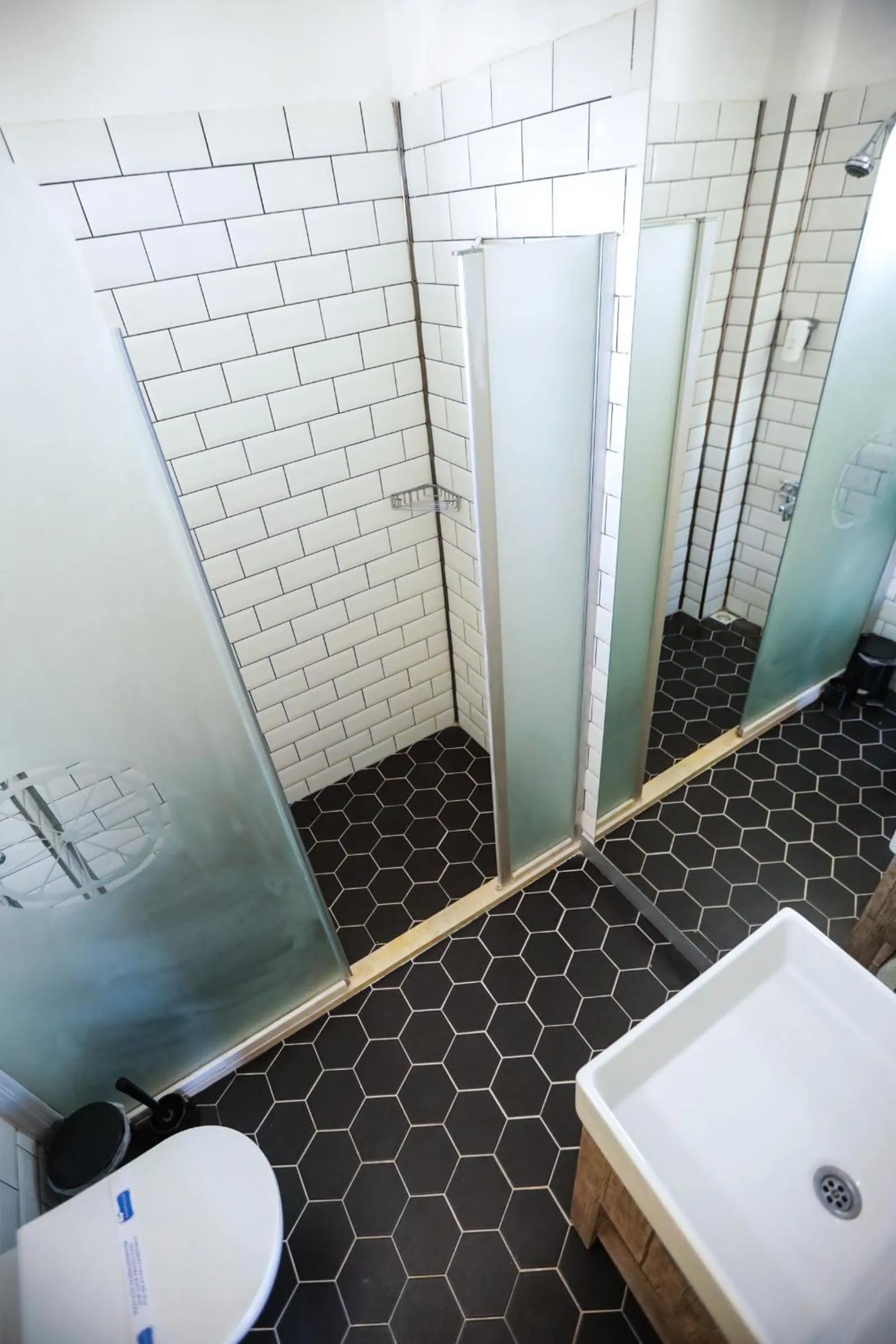 Shower in Limon Inn Hotel, Taşucu