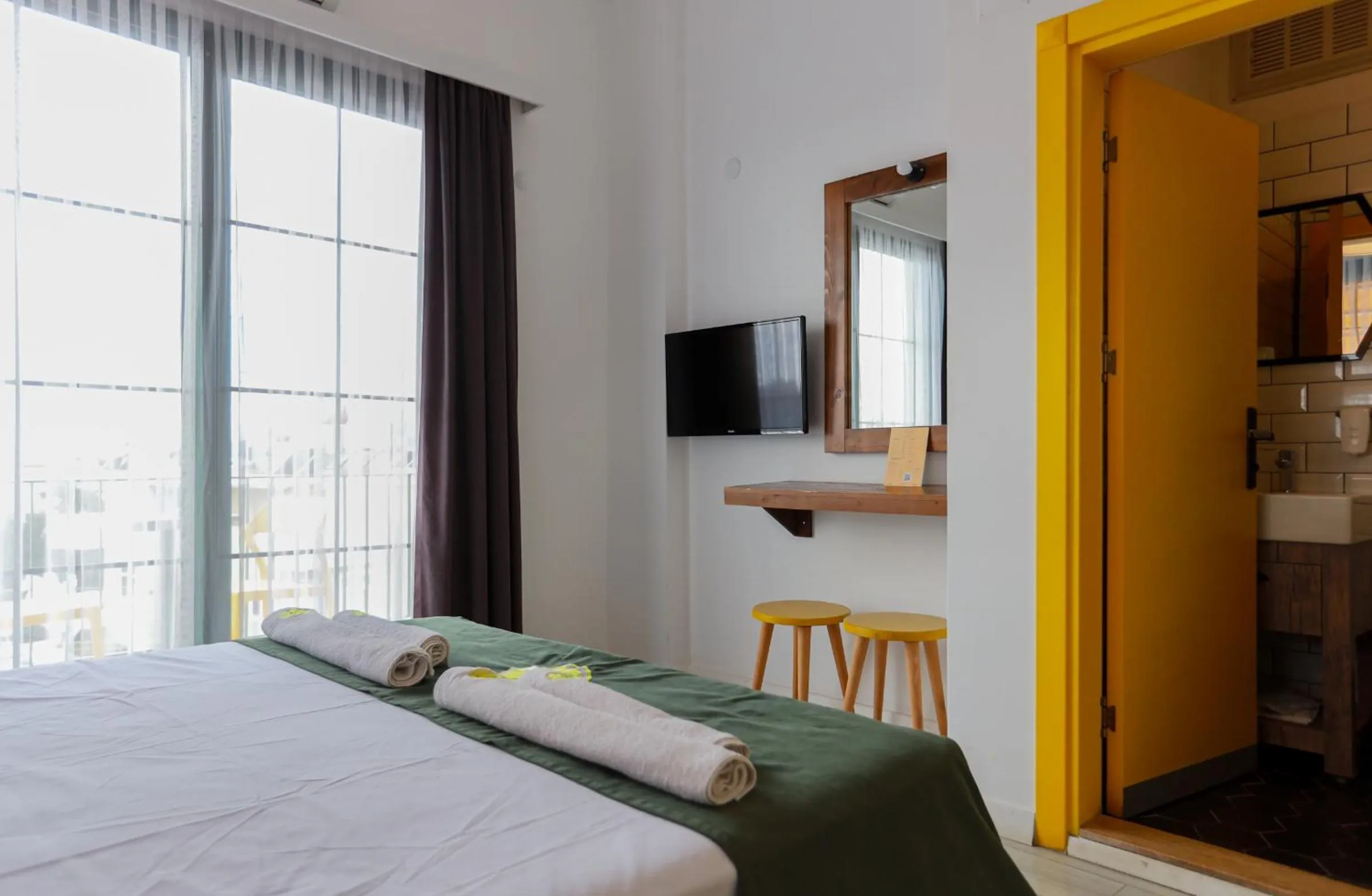 Bedroom, Bed in Limon Inn Hotel, Taşucu