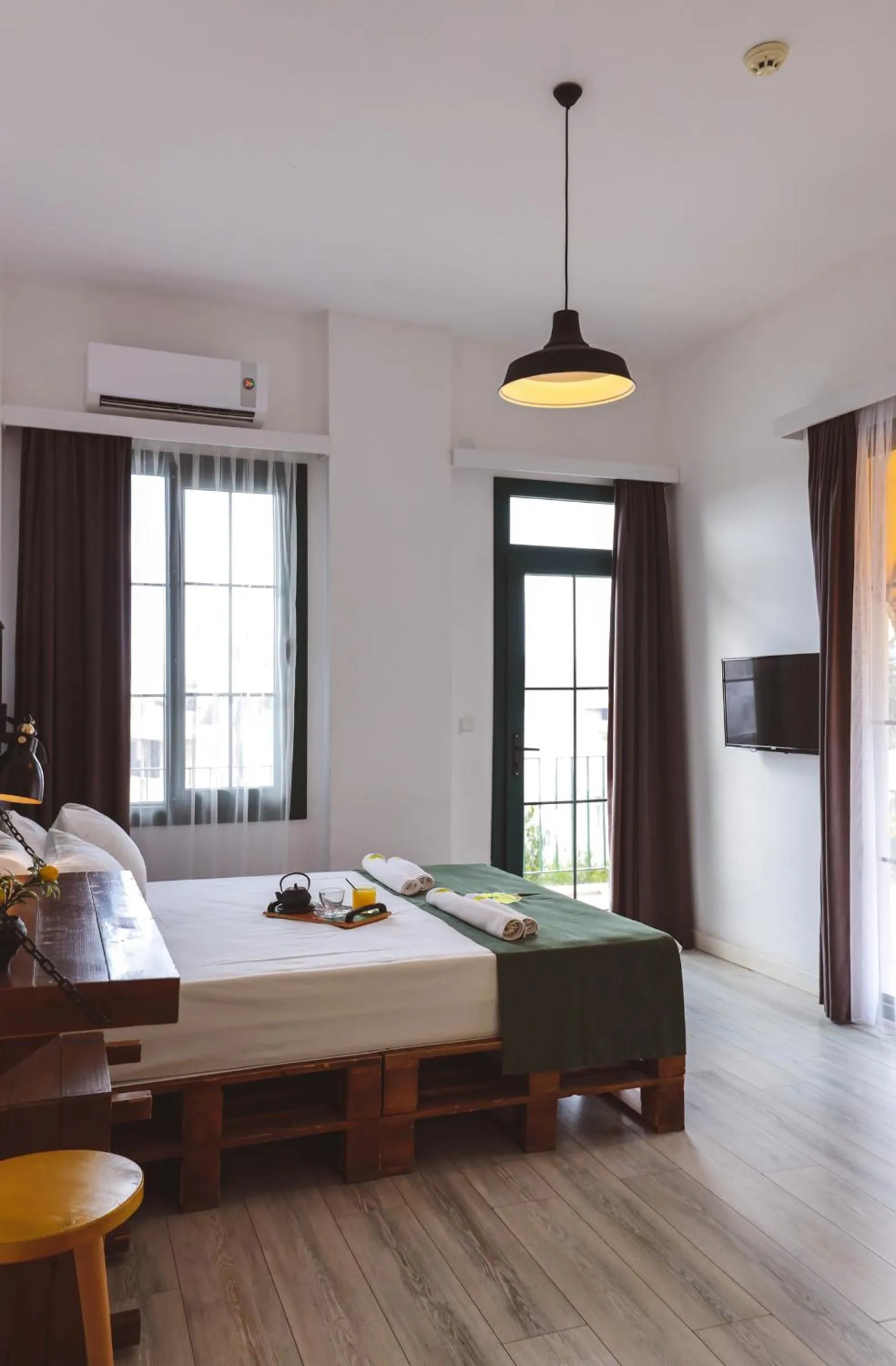 Photo of the whole room, Bed in Limon Inn Hotel, Taşucu