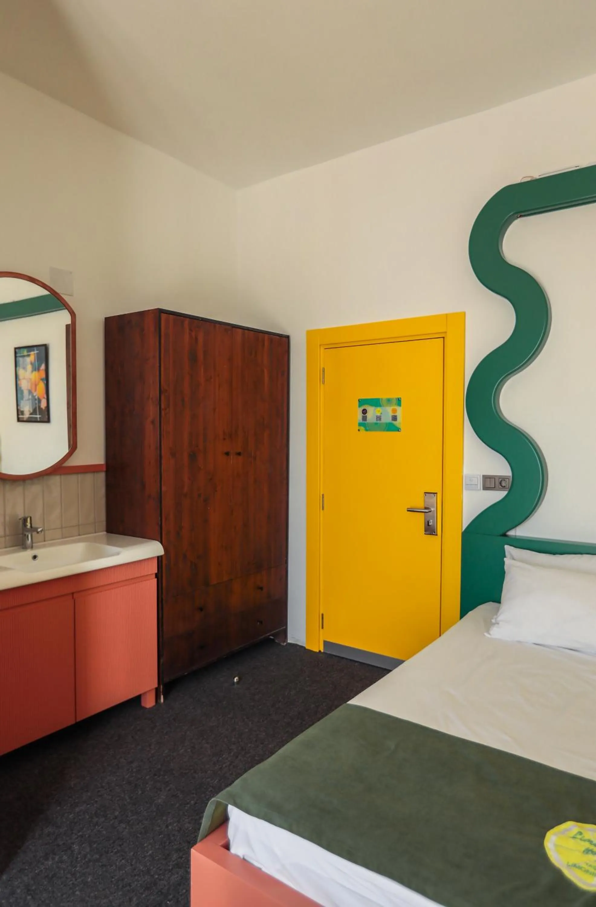 Bedroom, Bed in Limon Inn Hotel, Taşucu