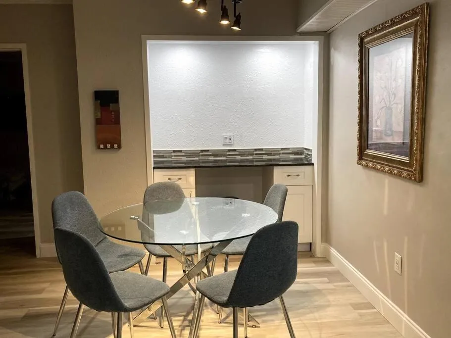 Dining area in Oceanview on SAND located in Ocean Manor Resort Fort Lauderdale Beach 2 bed 2 bath spacious corner unit partial ocean view