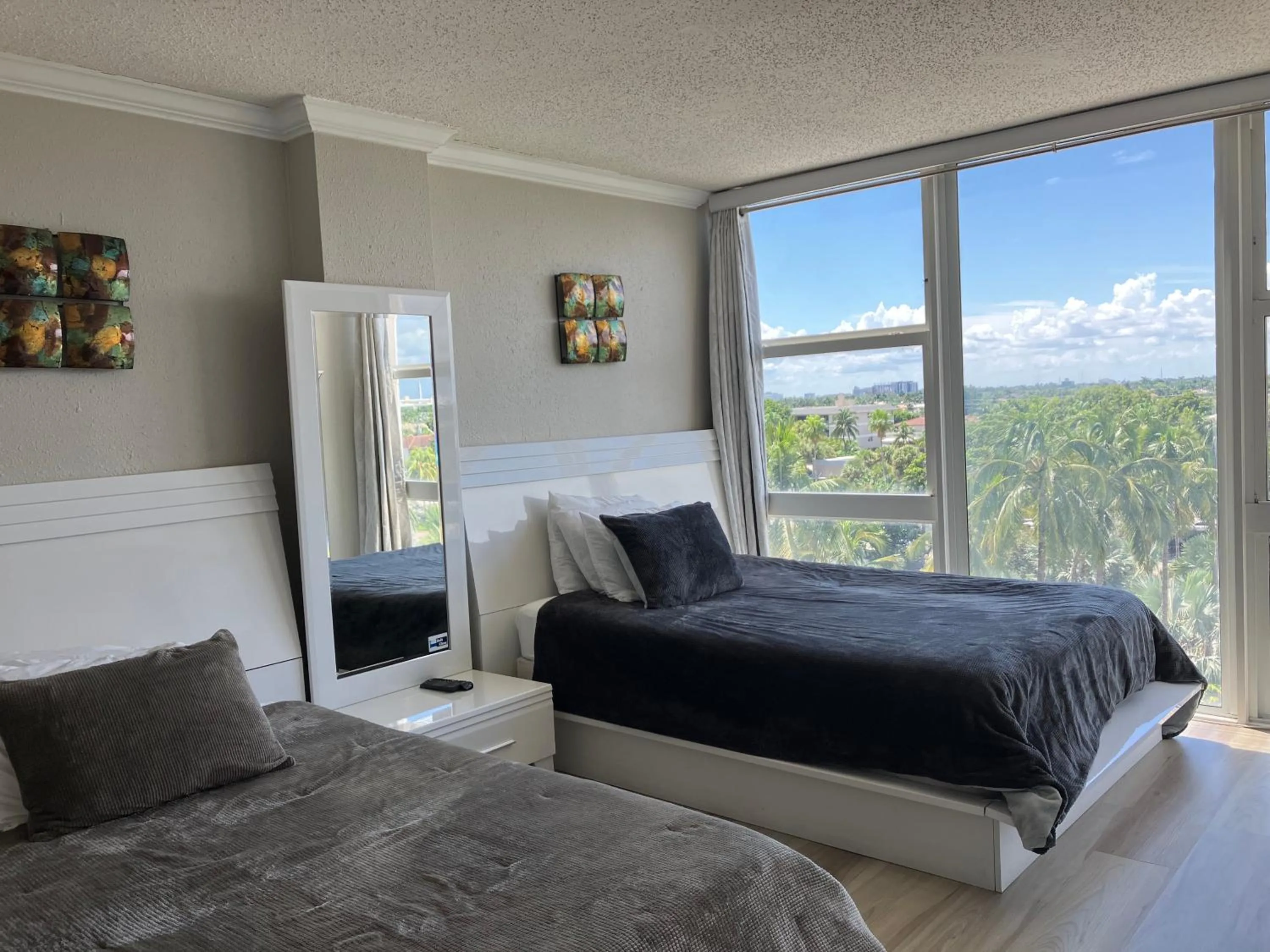 Bed in Oceanview on SAND located in Ocean Manor Resort Fort Lauderdale Beach 2 bed 2 bath spacious corner unit partial ocean view