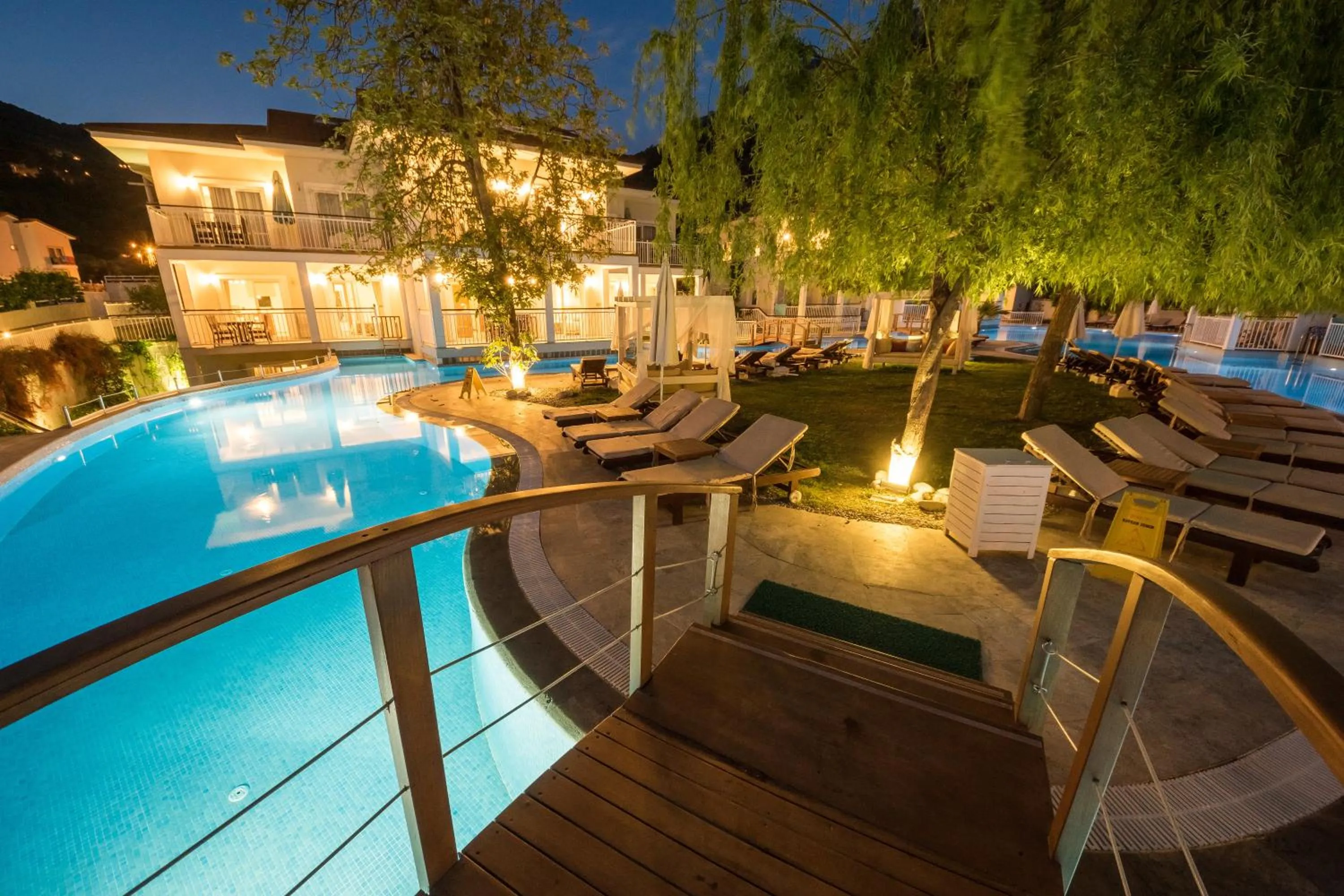 Night in Mozaik Hotel