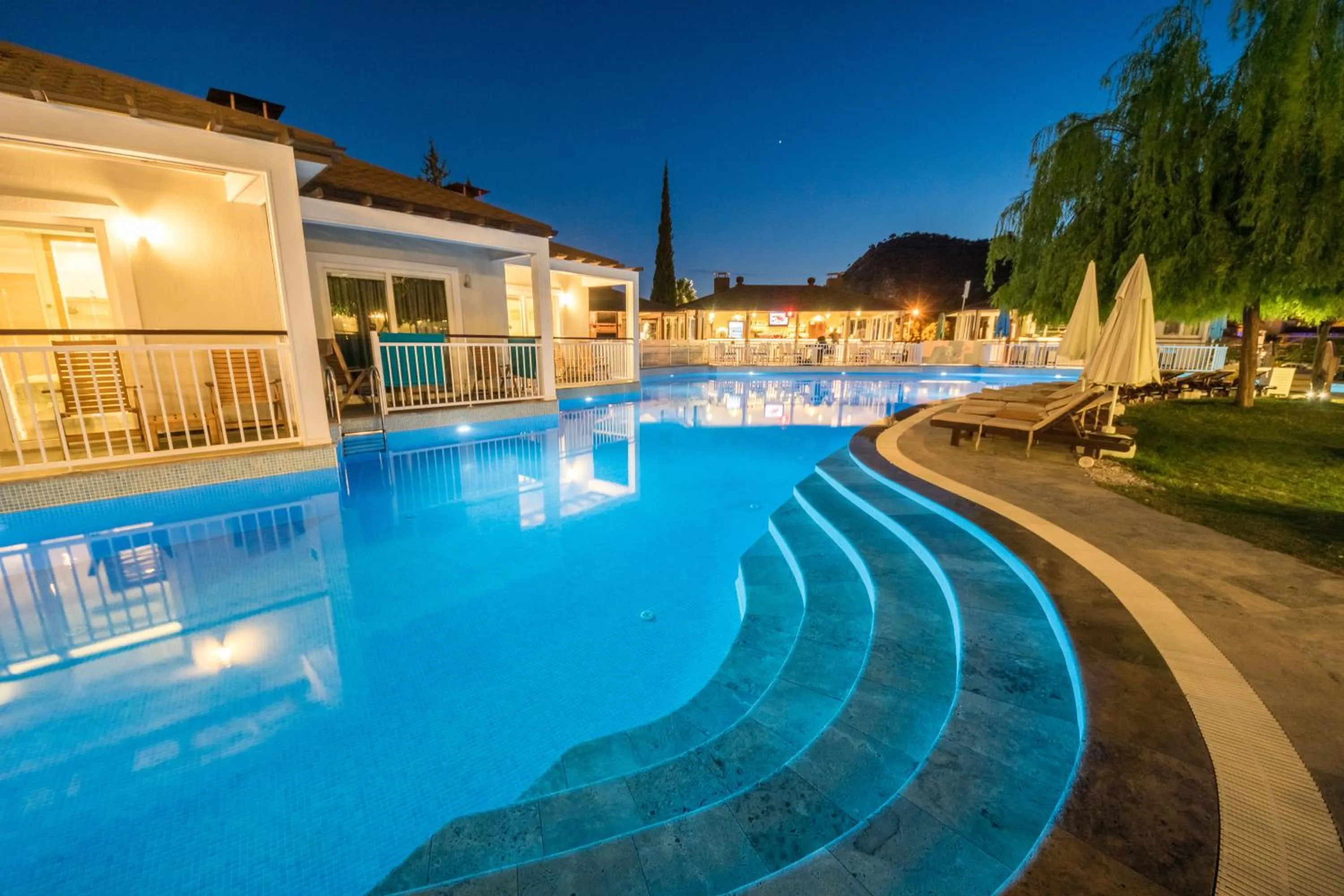 Night in Mozaik Hotel