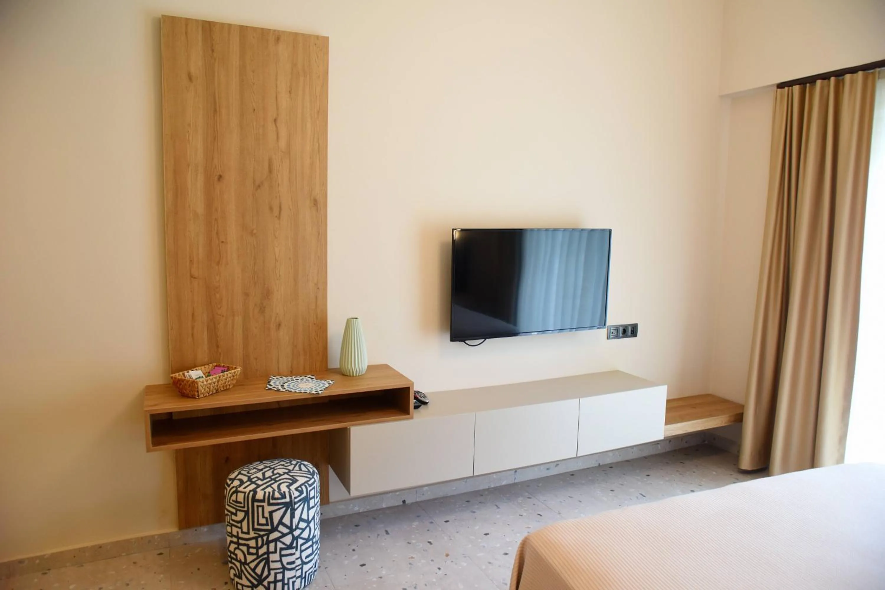 TV and multimedia, Bed in Mozaik Hotel