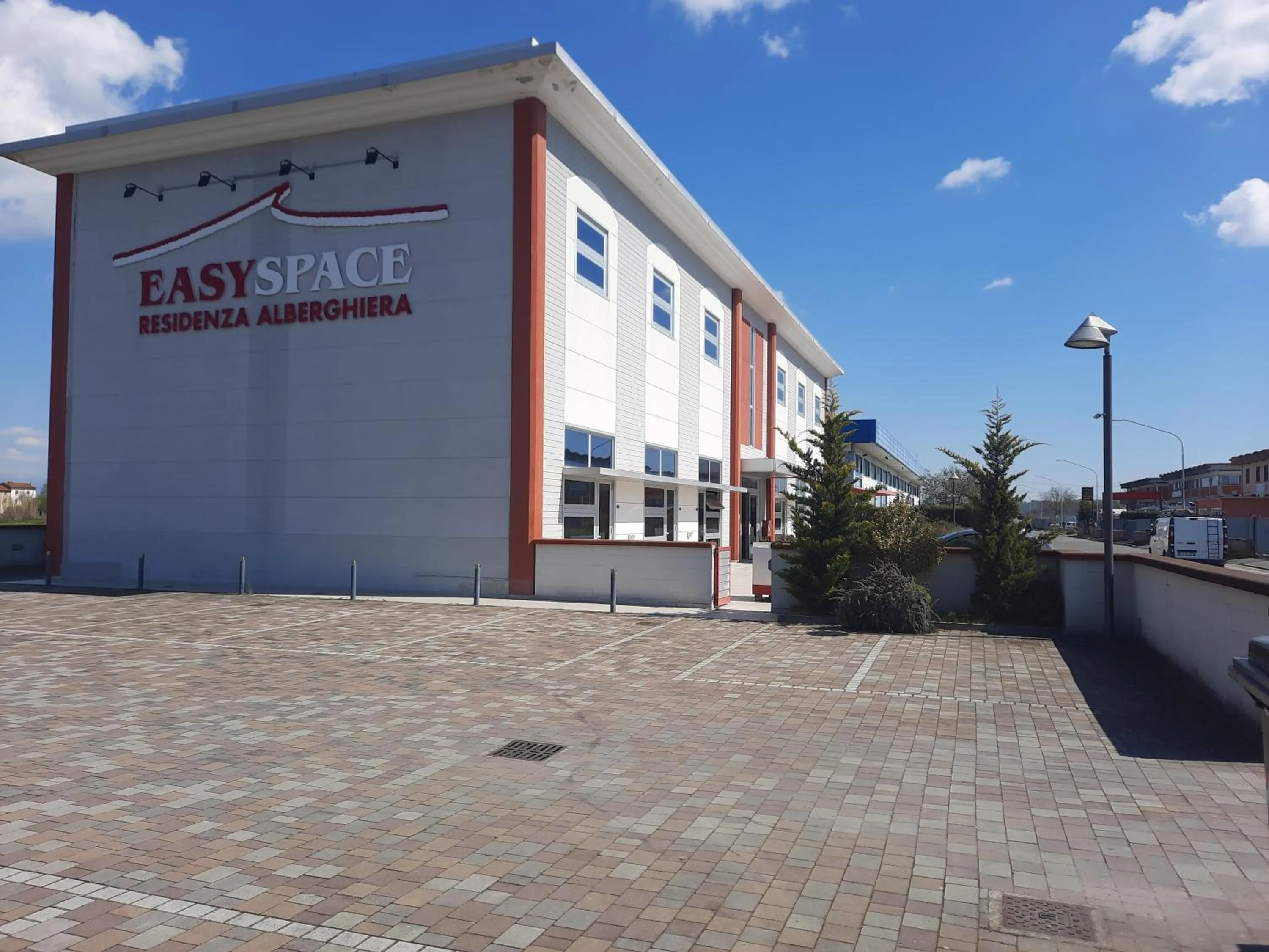 Parking in Easy Space