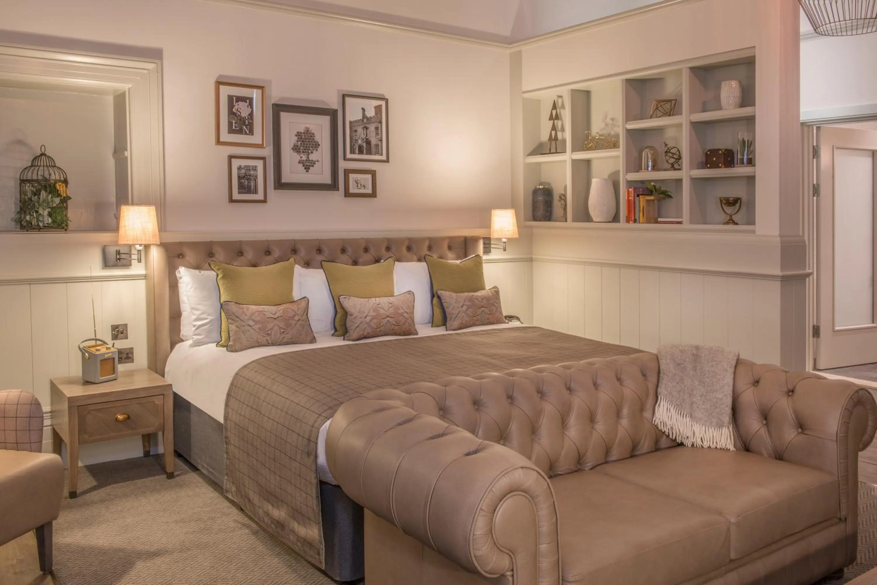 Bedroom, Bed in De Vere Latimer Estate