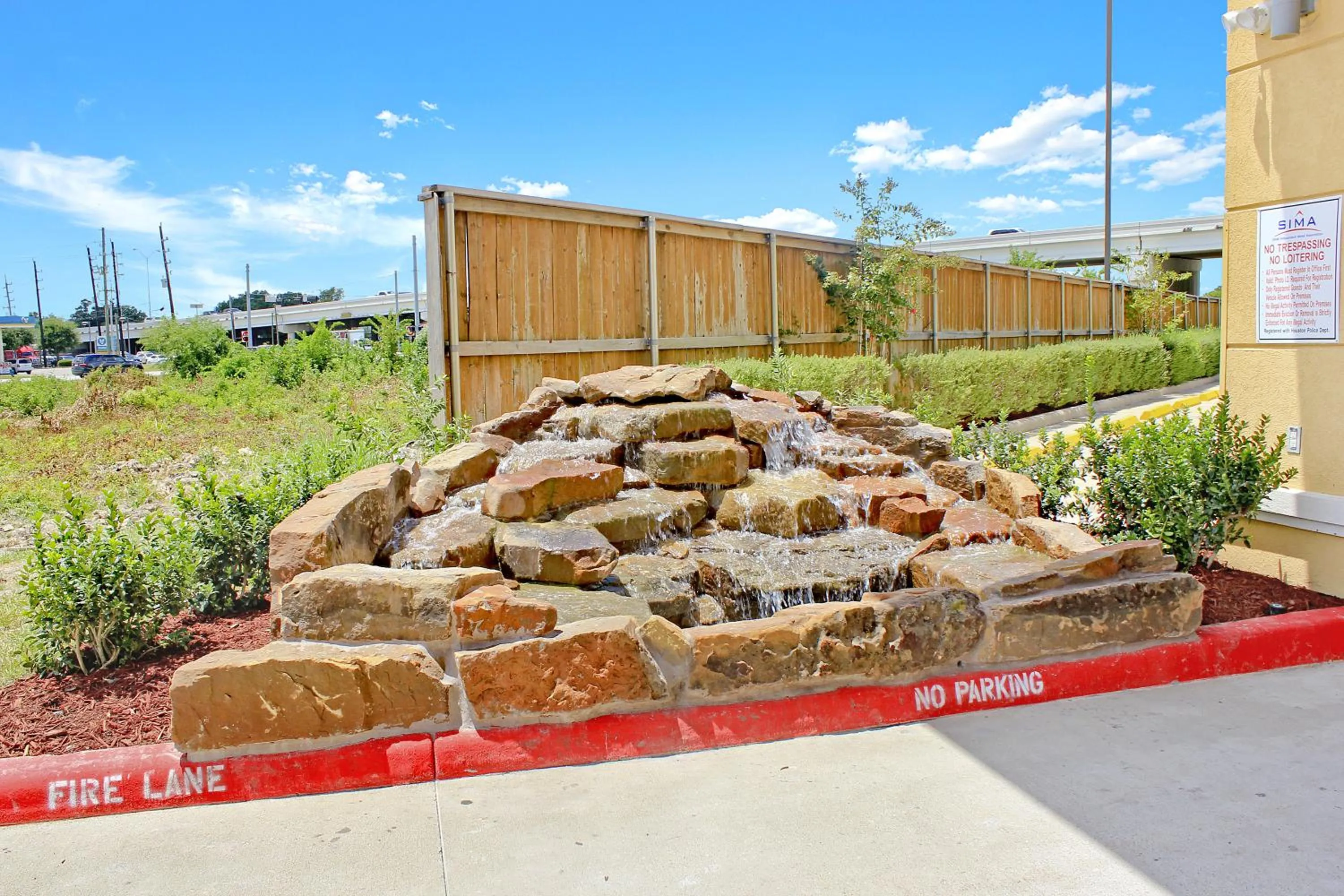 Area and facilities in Palacio Royale Houston NW at Beltway 8