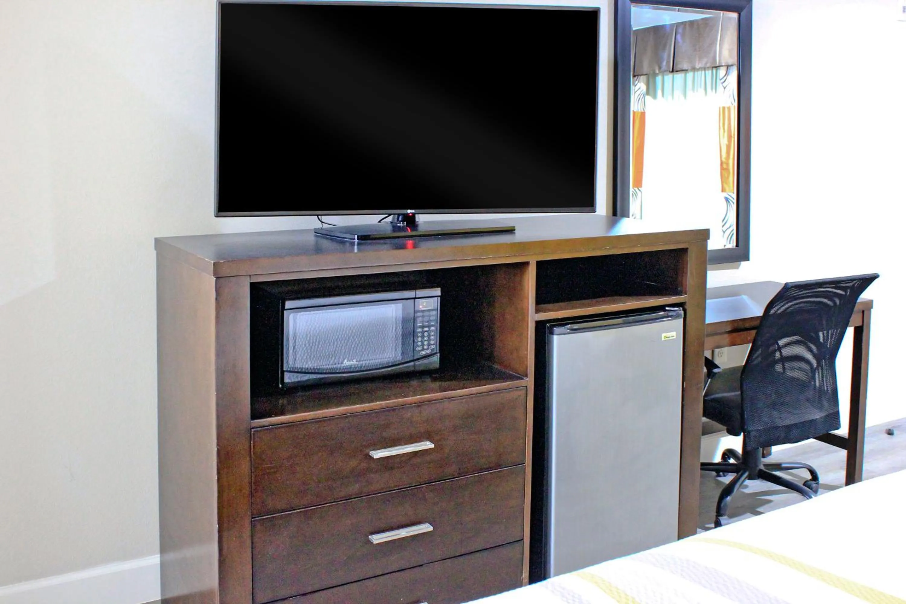 TV and multimedia in Palacio Royale Houston NW at Beltway 8